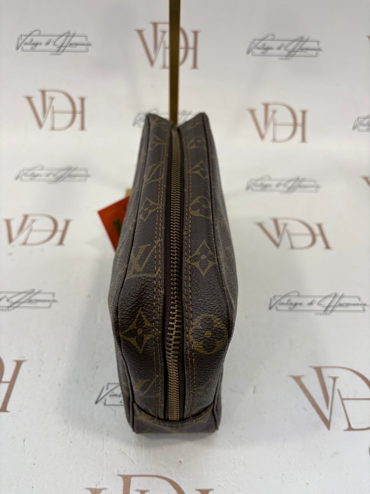 018700 - Louis Vuitton Trousse Toilette 23