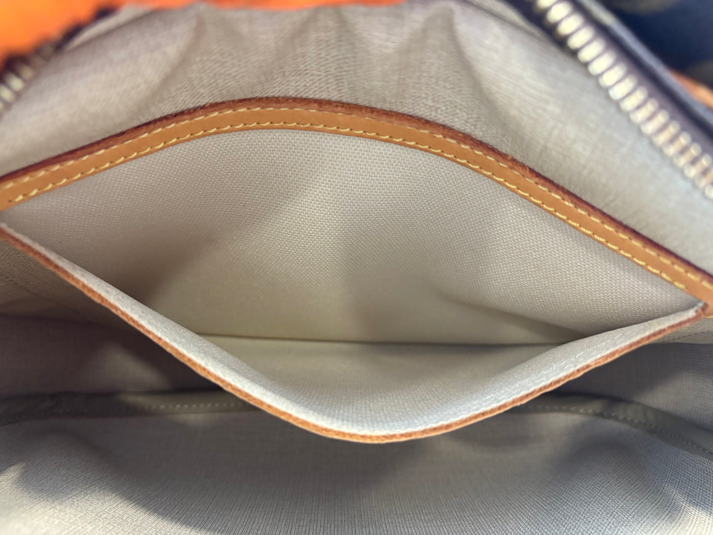 018226 - Louis Vuitton Reporter PM