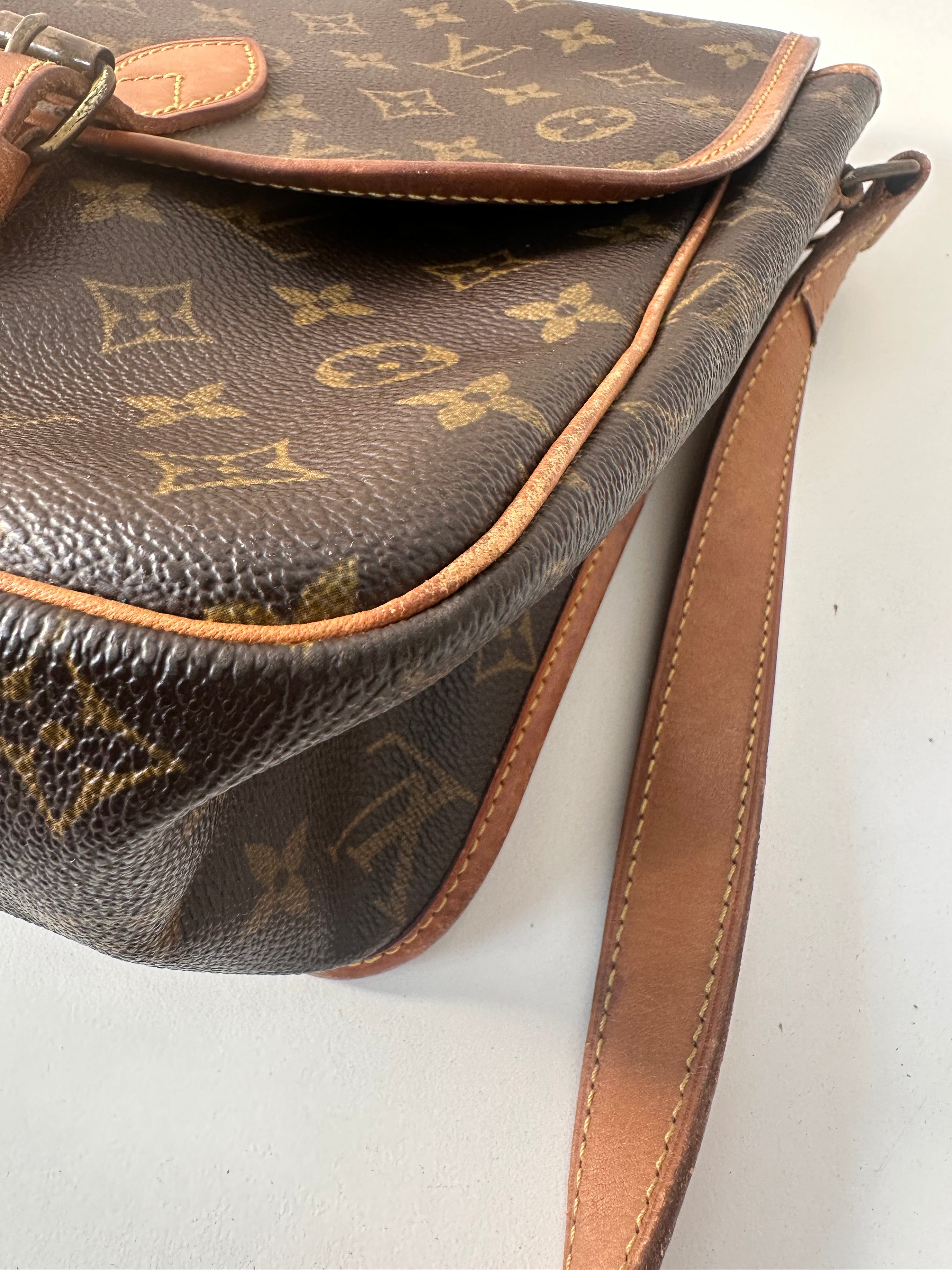 Louis Vuitton Gibeciere GM