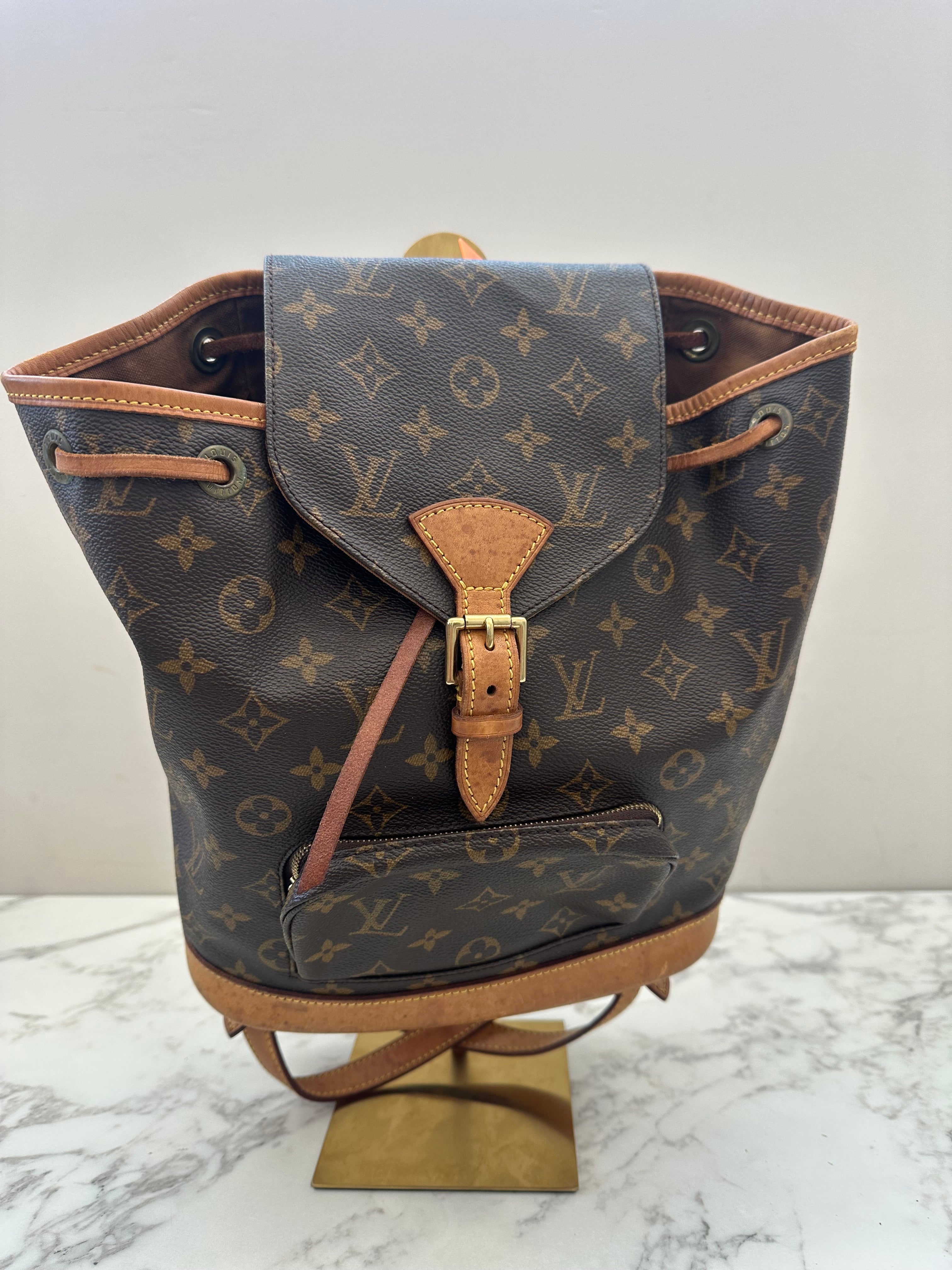 Louis Vuitton Montsouris MM