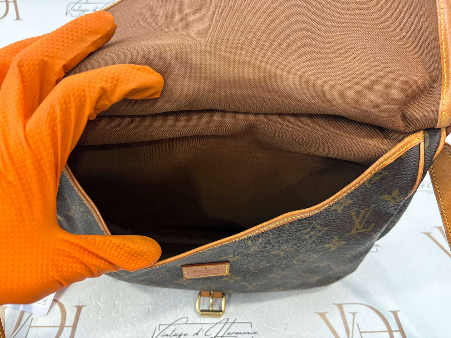 018580 - Louis Vuitton Saumur 30