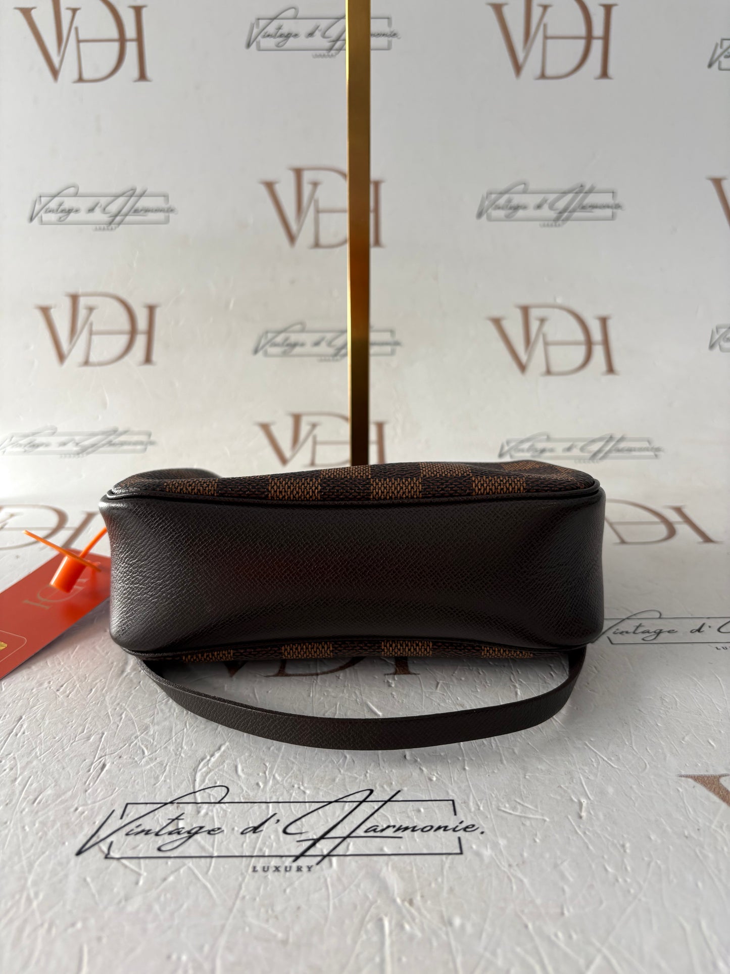 017307 - Louis Vuitton Damier Navona