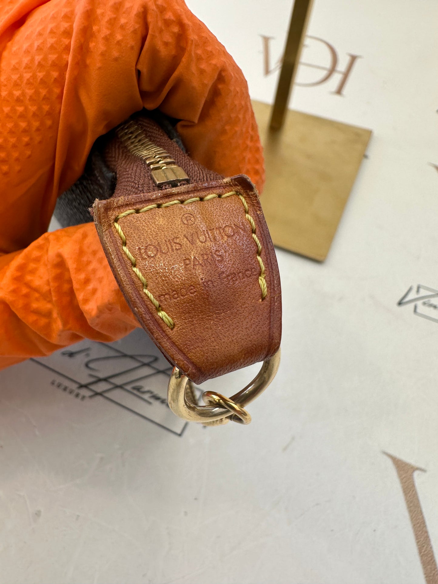 017818 - Louis Vuitton Pochette