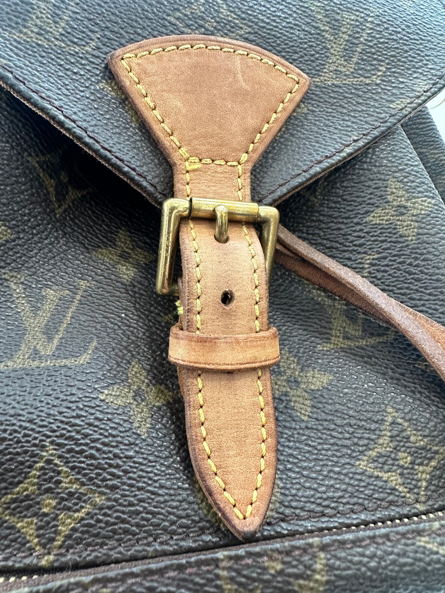 017910 - Louis Vuitton Montsouris MM