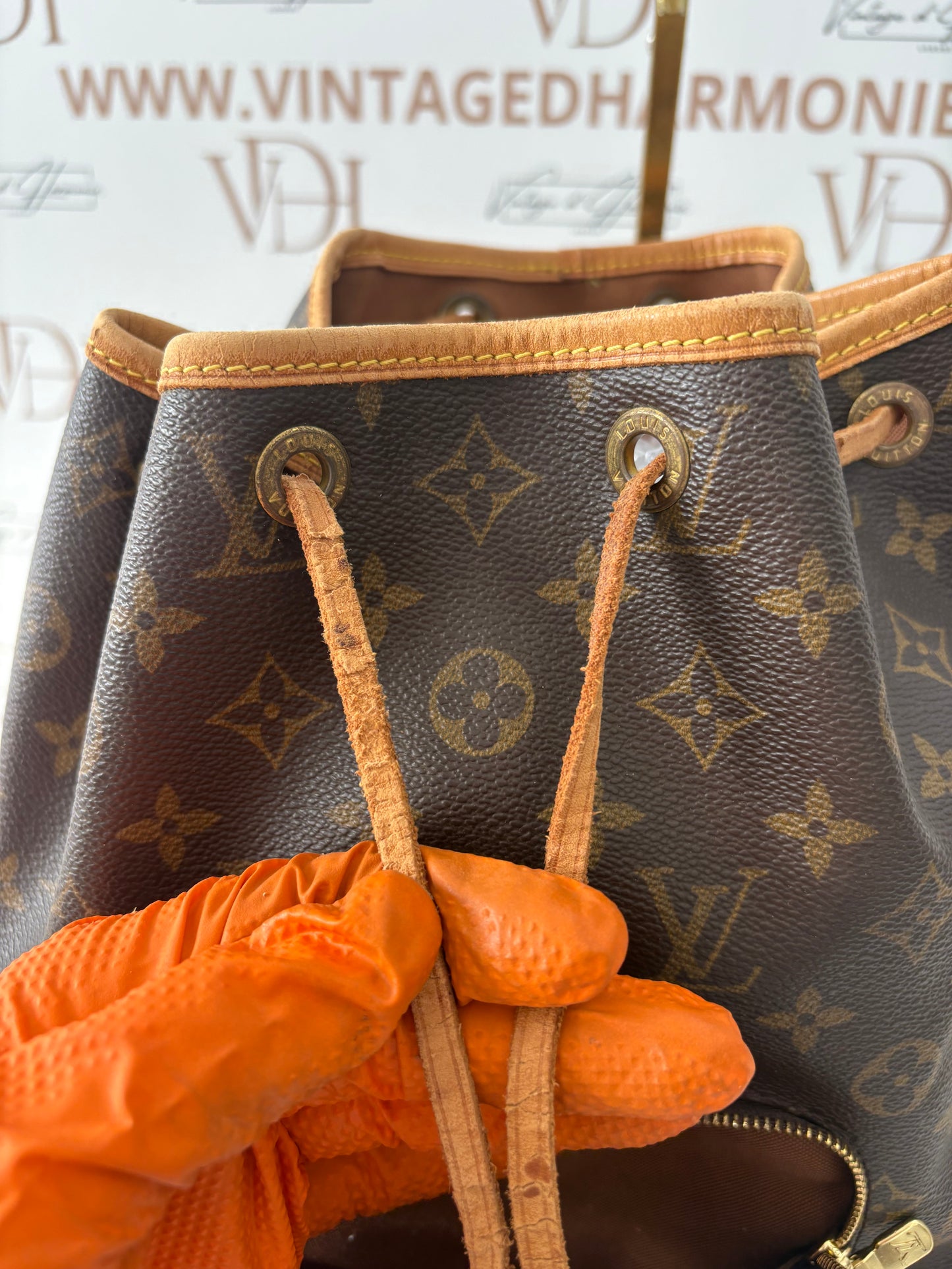 017173 - Louis Vuitton Montsouris MM