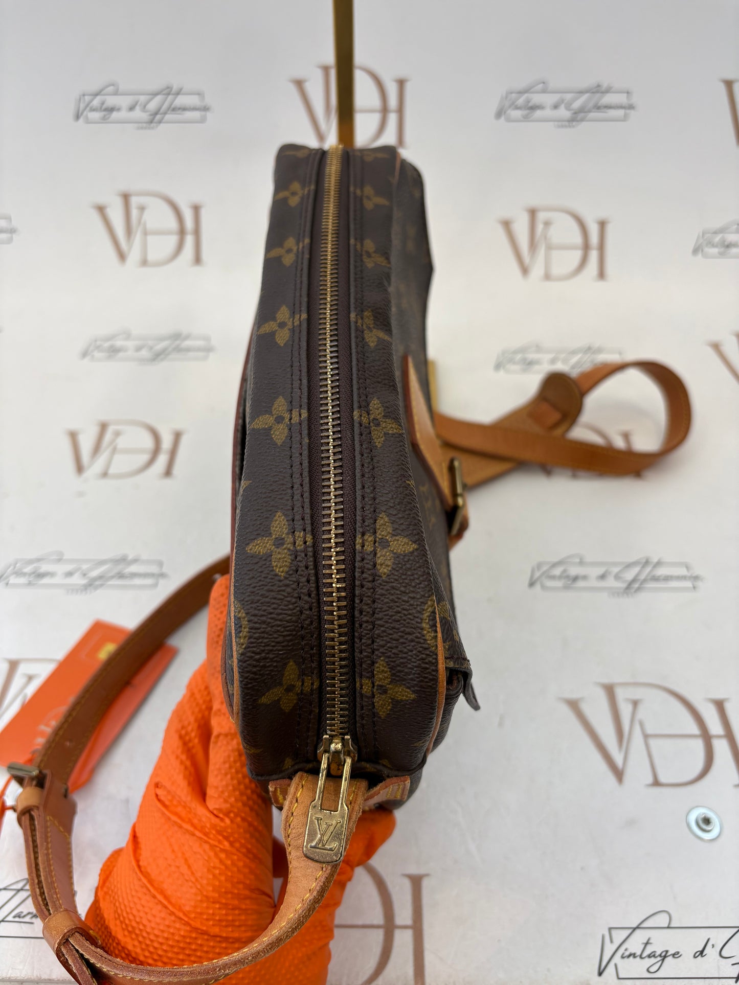 018951 - Louis Vuitton Jeune Fille GM