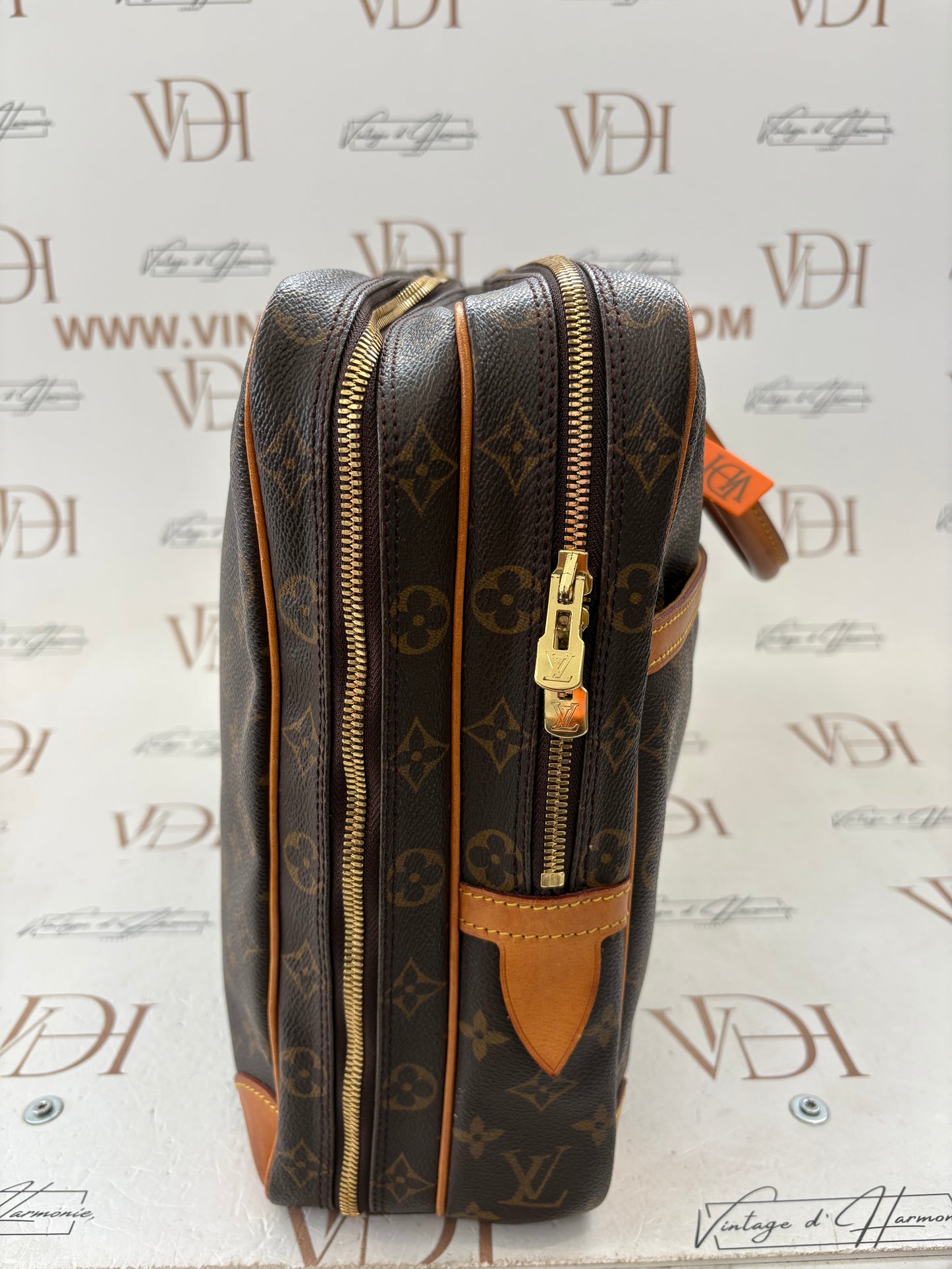 018300 - Louis Vuitton Porte Documents