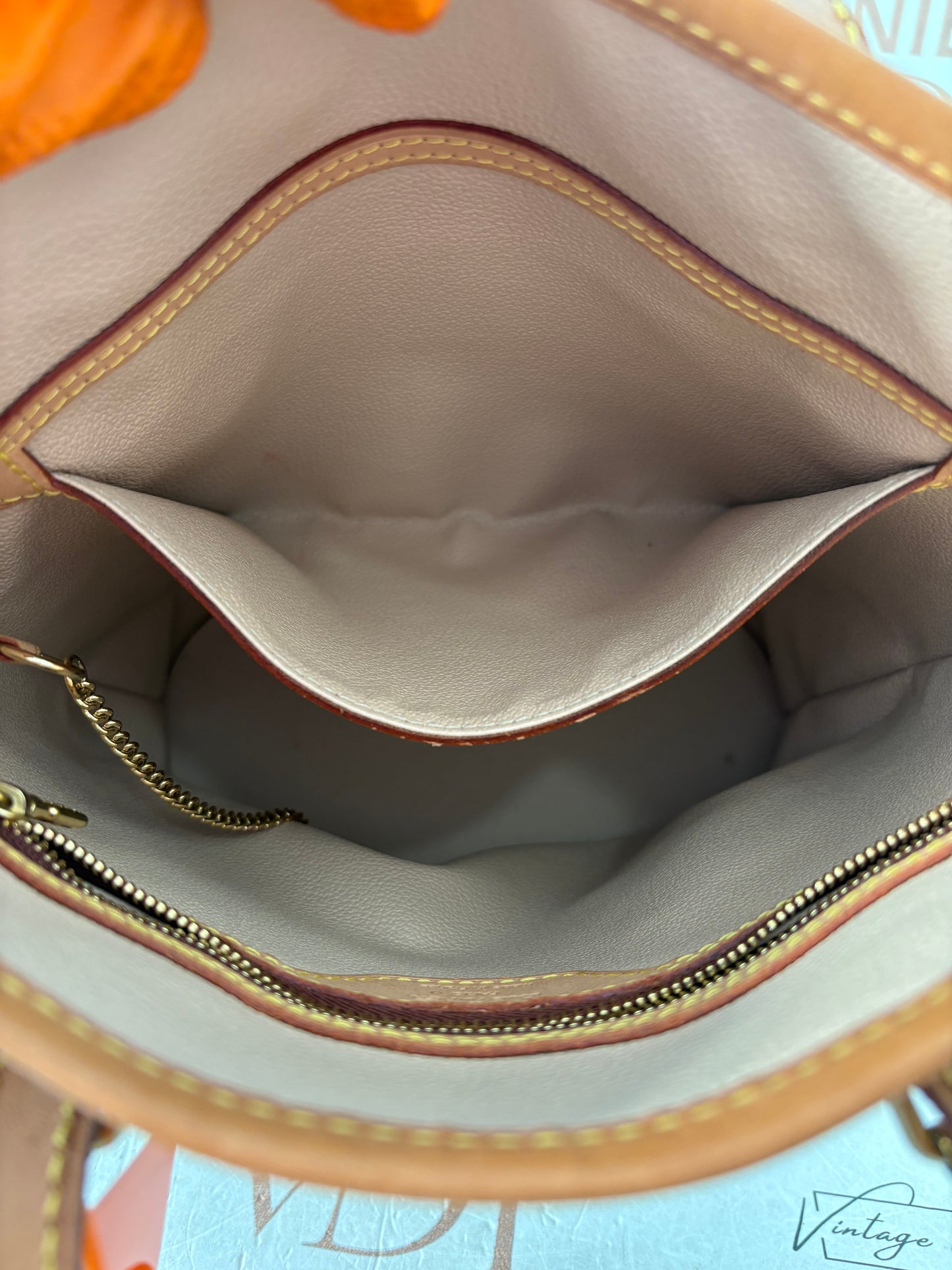 019009 - Louis Vuitton Bucket PM
