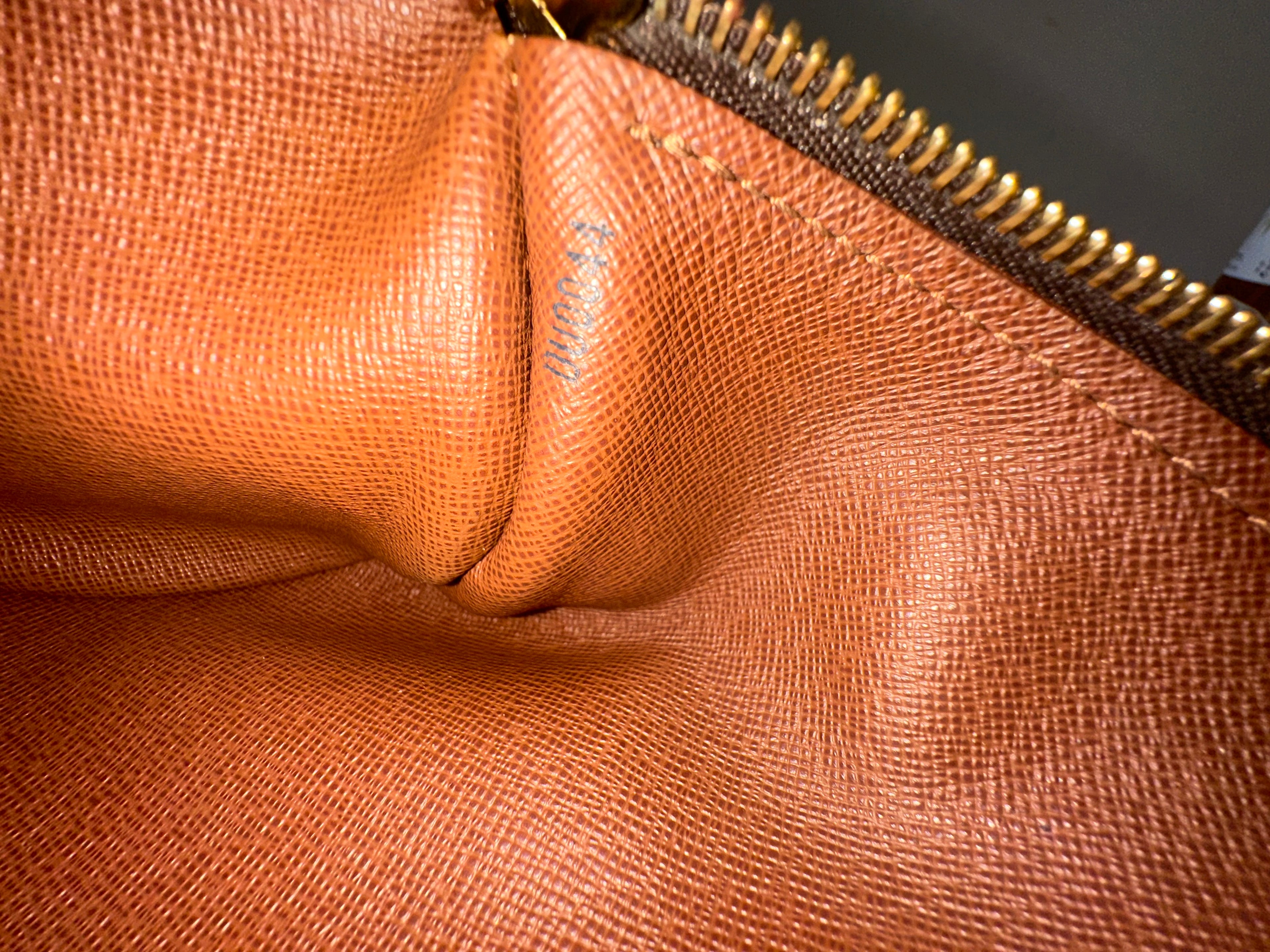 Louis Vuitton Papillon 26