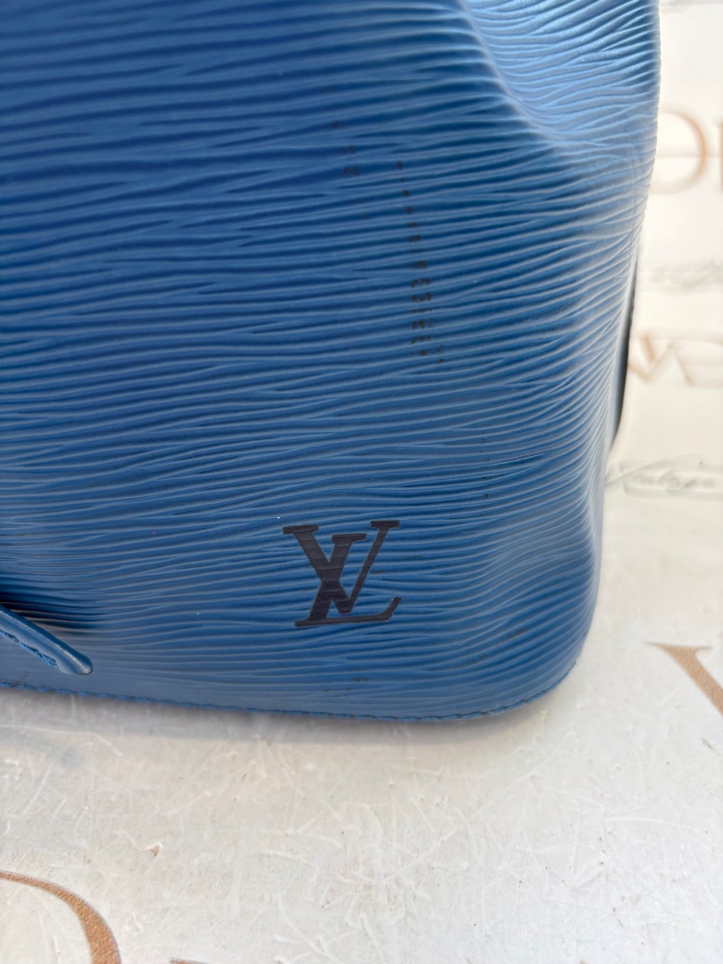 017137 - Louis Vuitton Epi Petit Noé