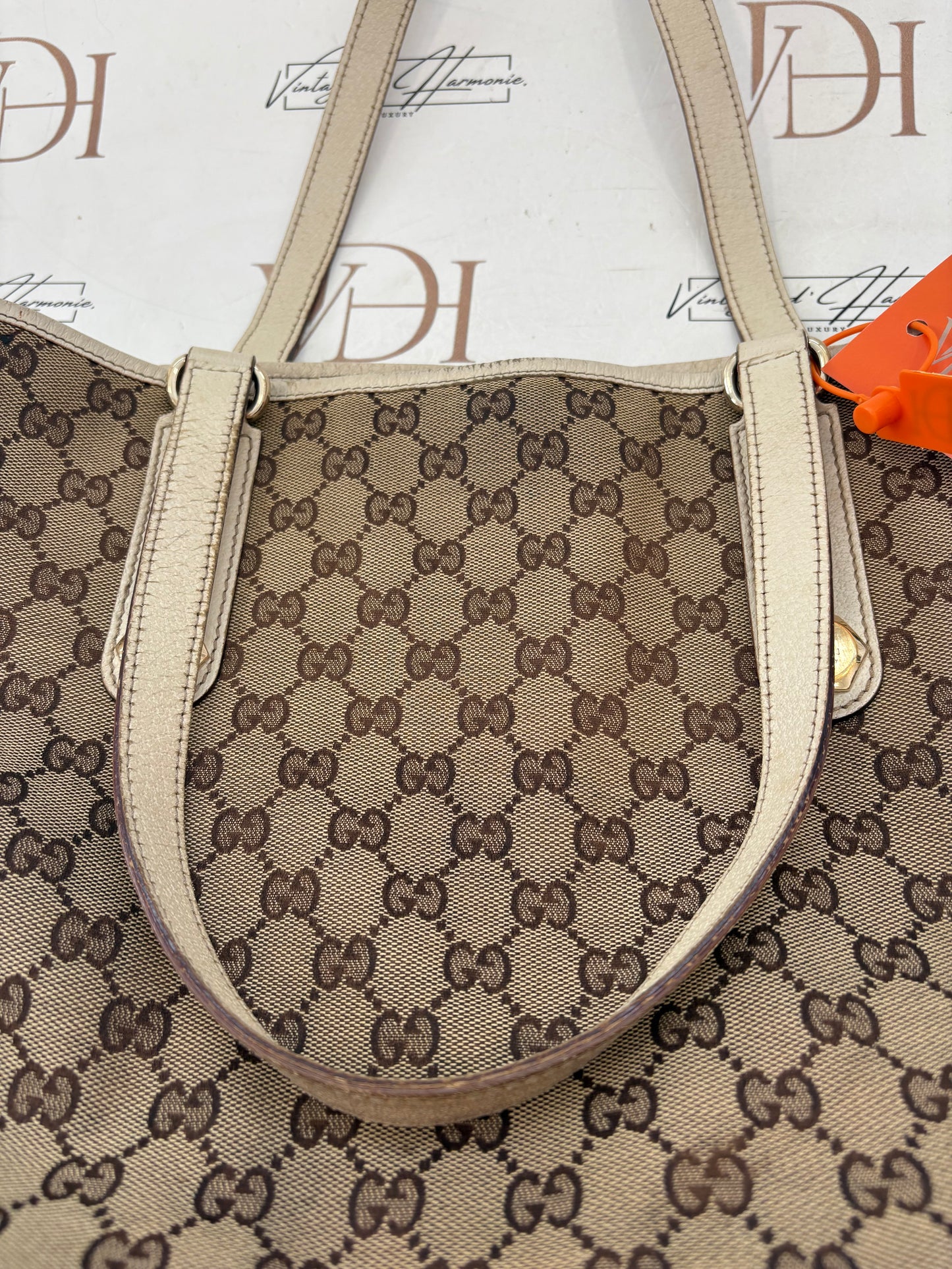 018185 - Gucci Tote Vertical
