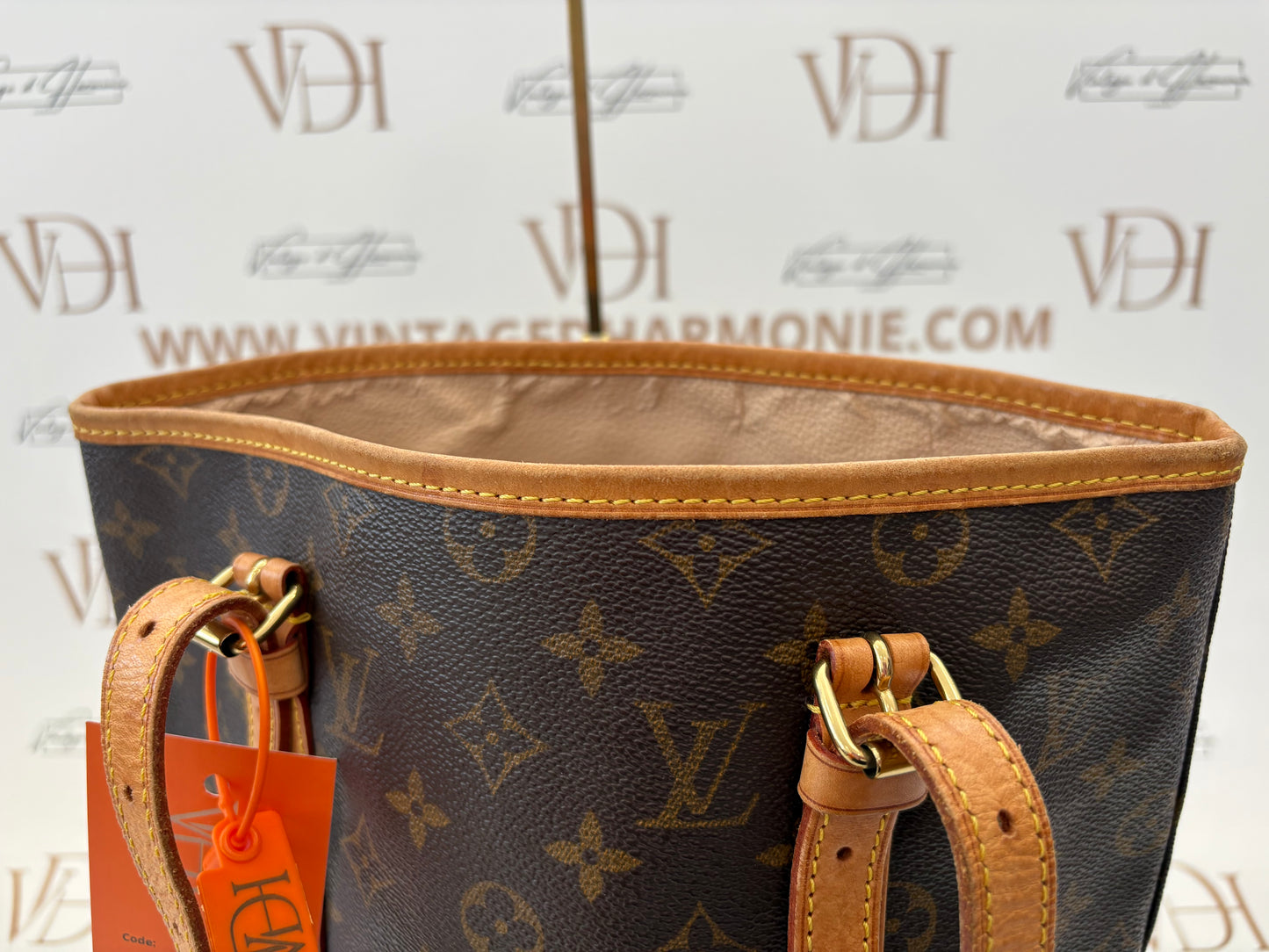 018844 - Louis Vuitton Bucket GM