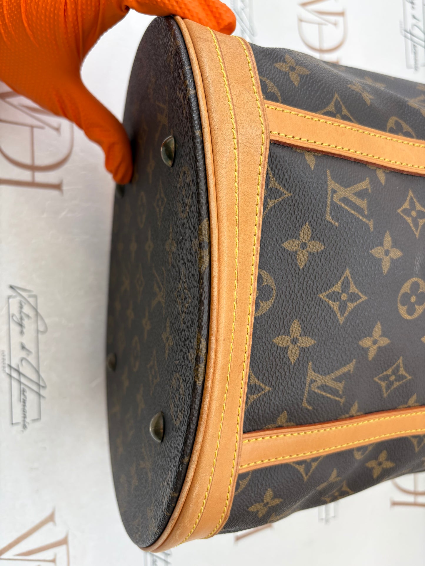 018906 - Louis Vuitton Bucket GM