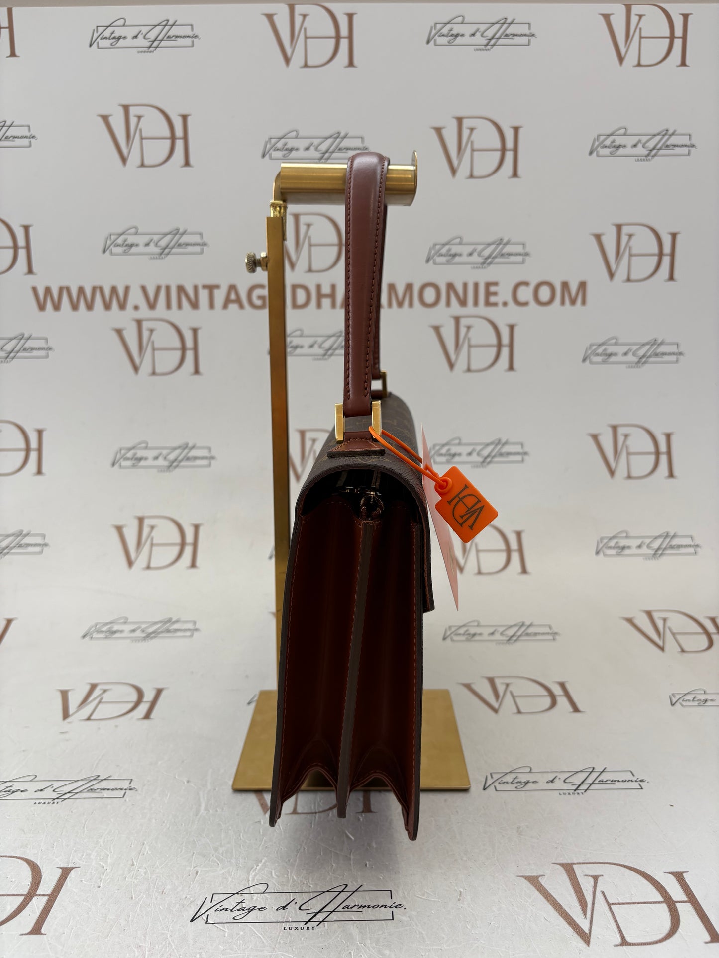 018971 - Louis Vuitton Concorde