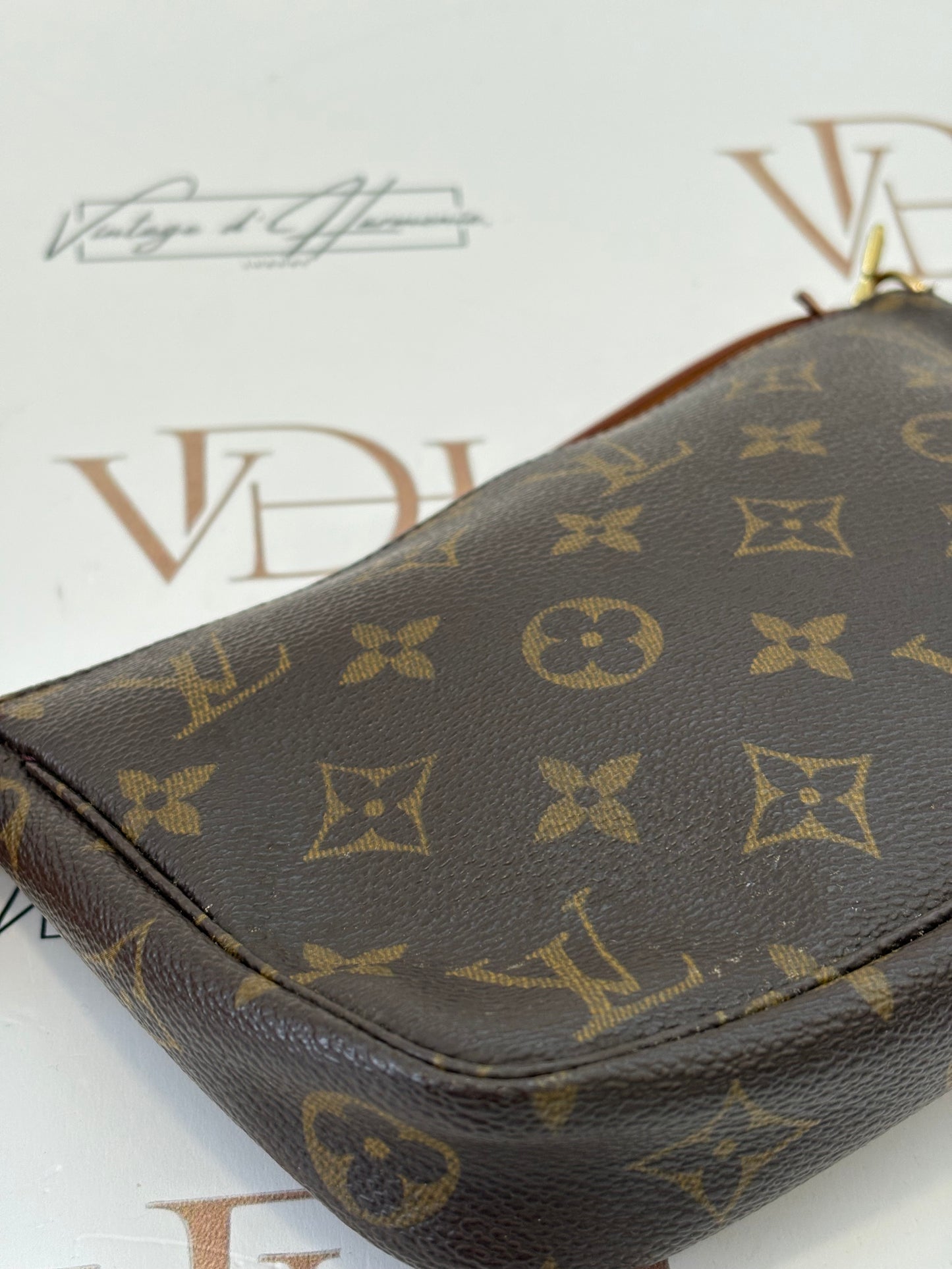 018106 - Louis Vuitton Pochette Accessoires