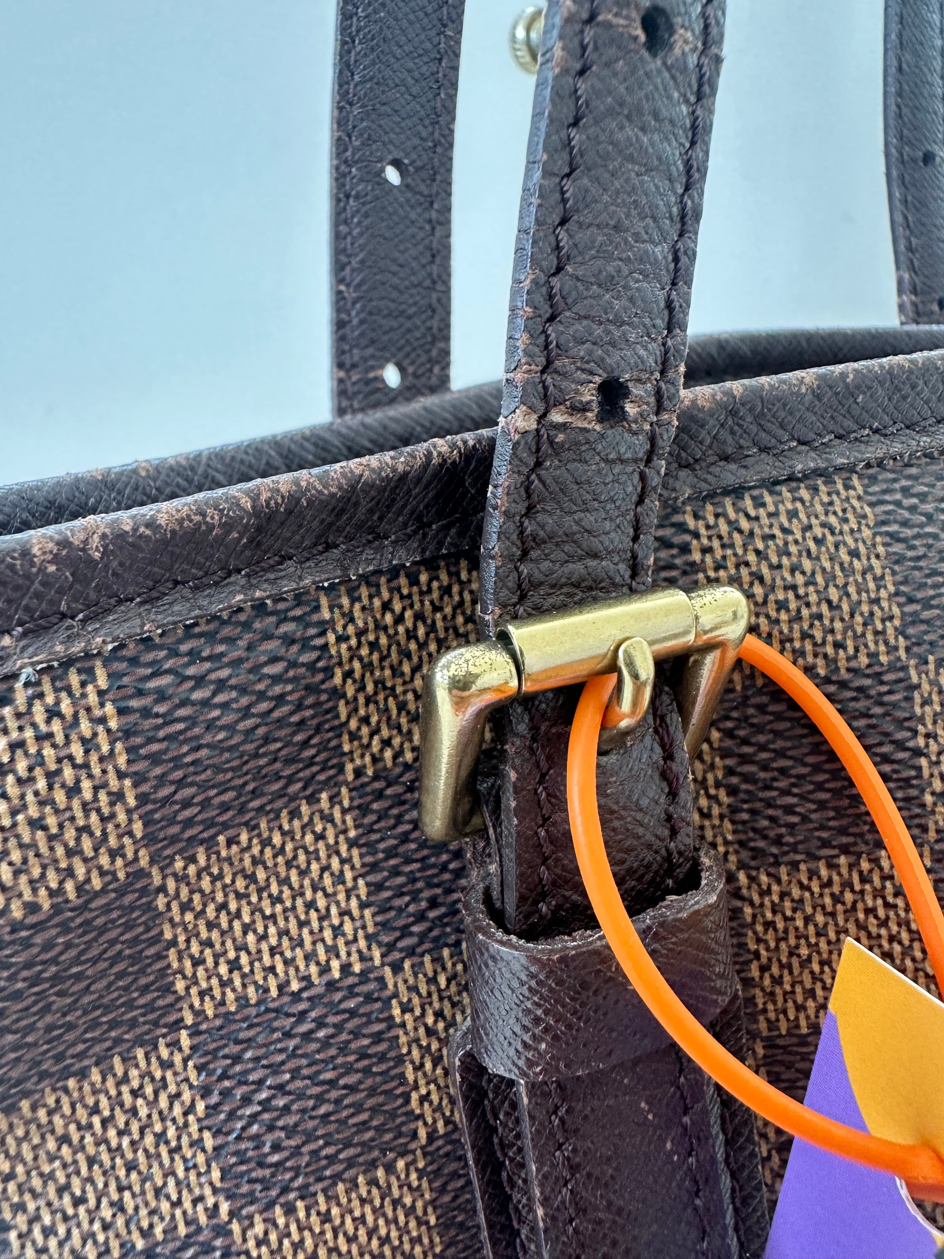 Louis Vuitton Marais