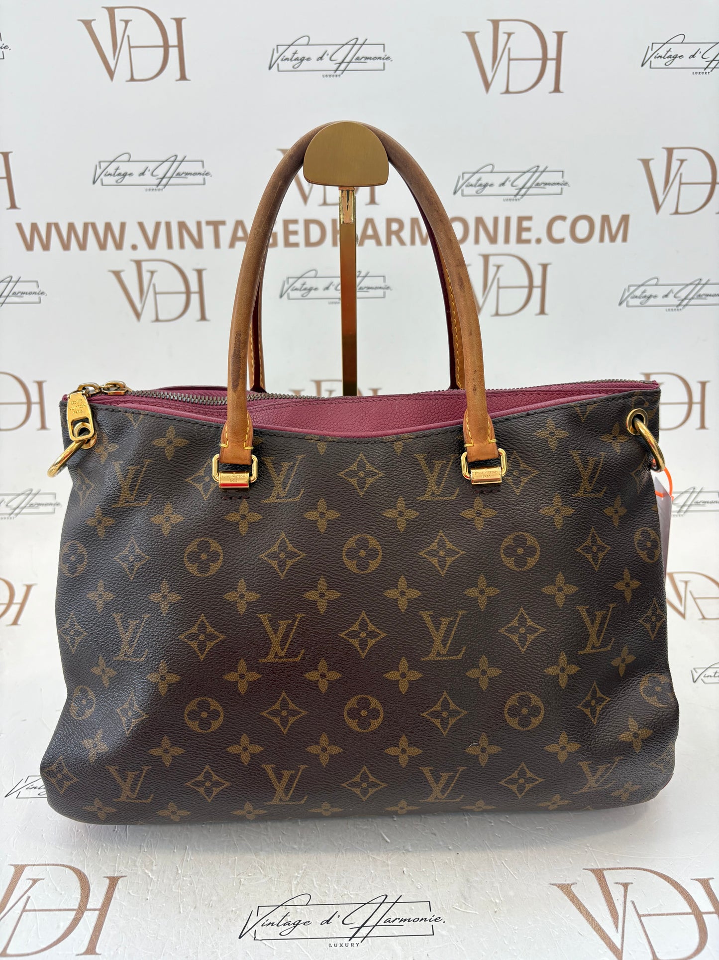 382993 - Louis Vuitton Pallas