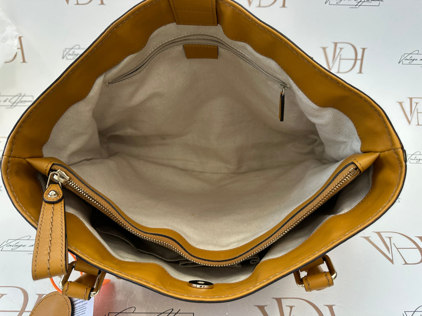 382479 - Gucci Sukey