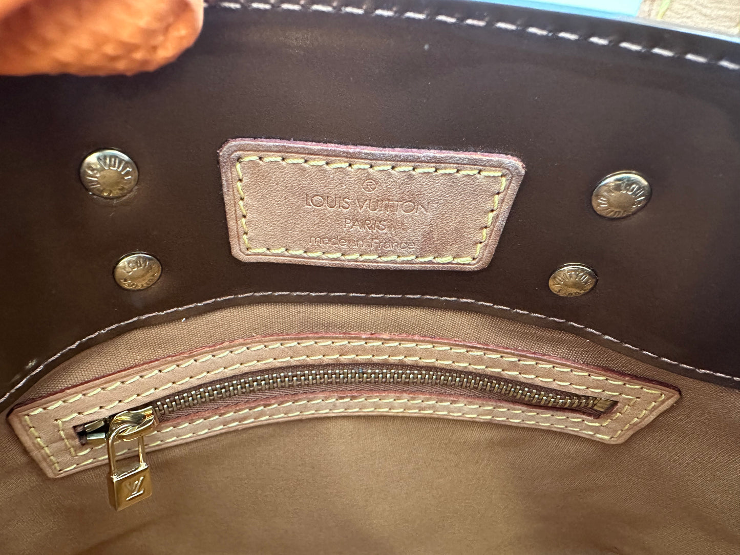017750 - Louis Vuitton Bronze Vernis Reade PM