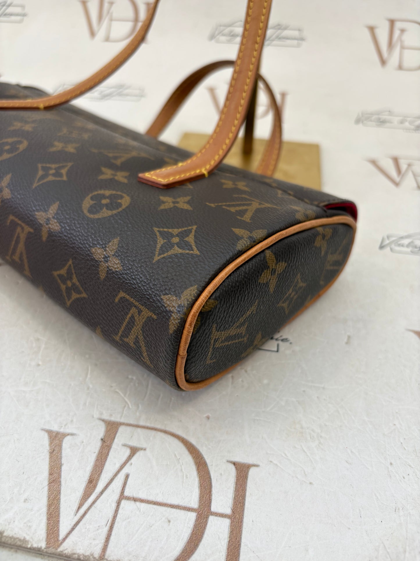 018317 - Louis Vuitton Sonatine