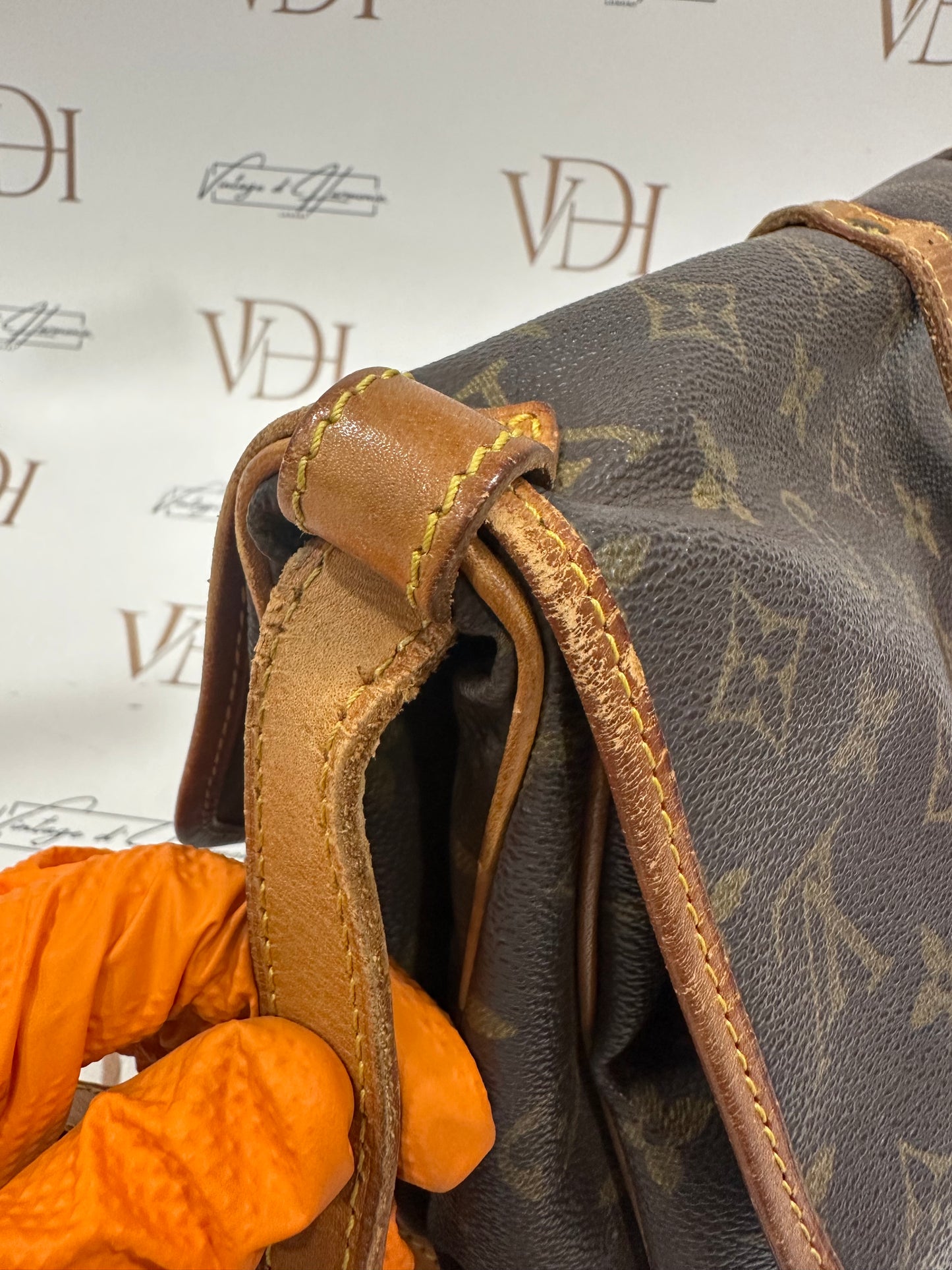 017874 - Louis Vuitton Saumur 30