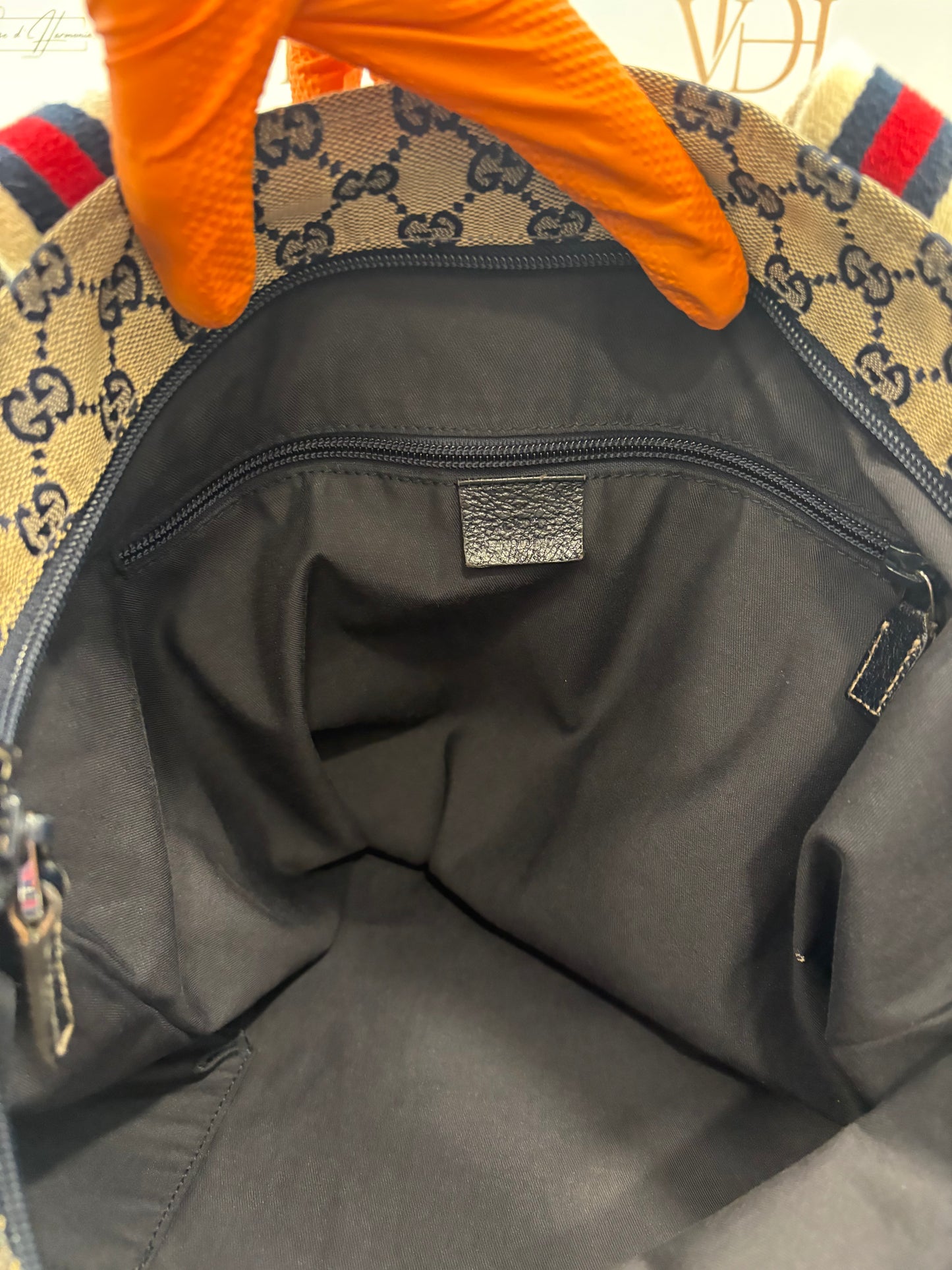 200949 - Gucci Sherry