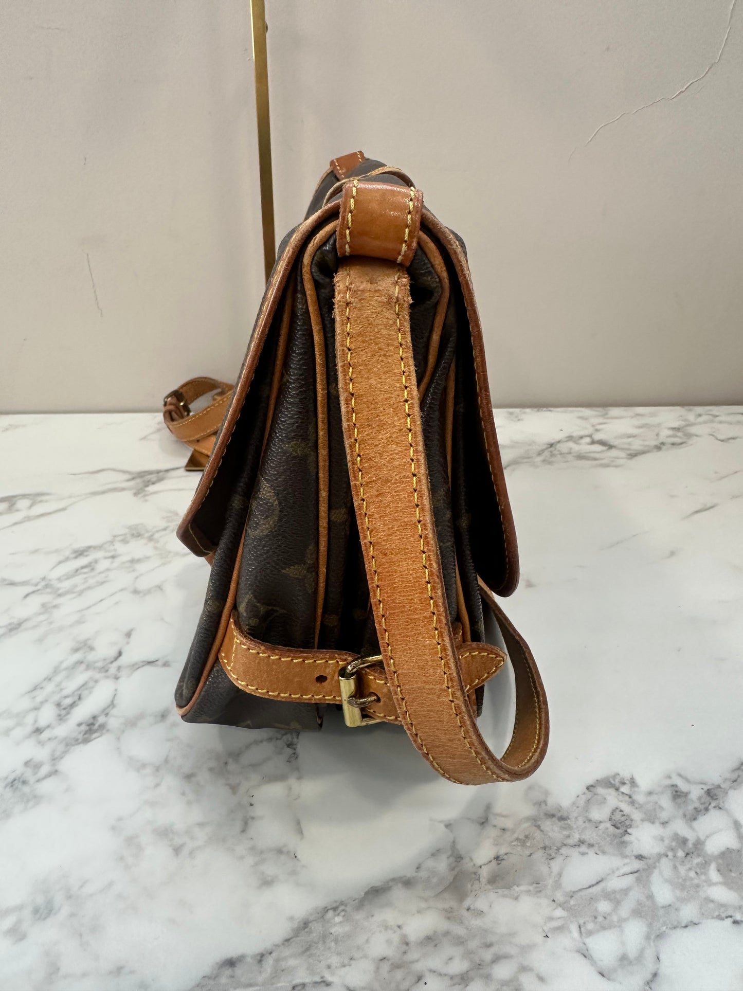 Louis Vuitton Saumur 30