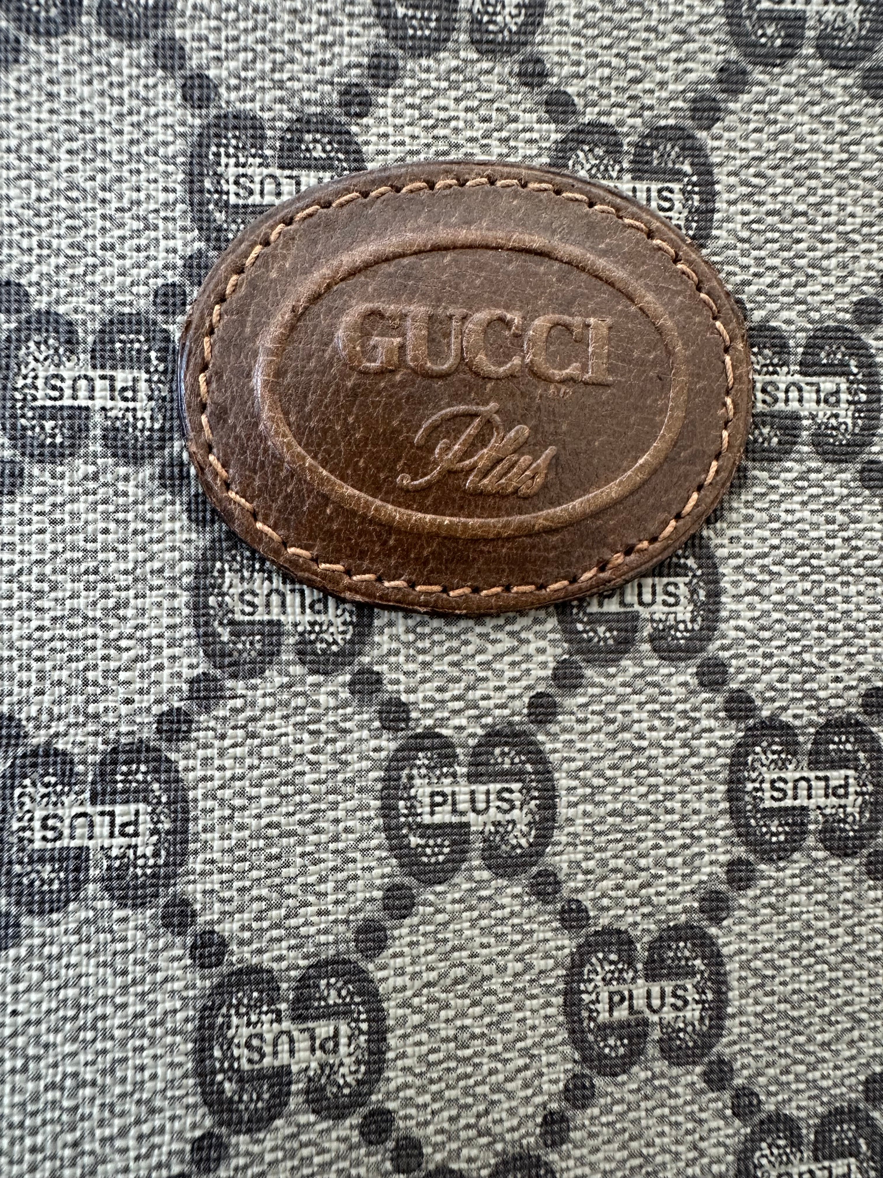 Gucci Pochette Supreme