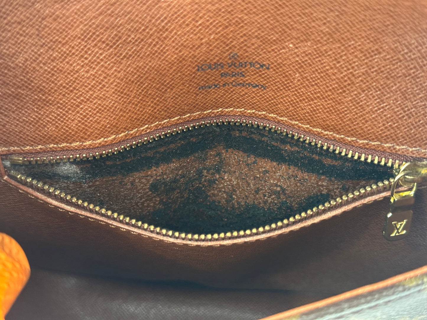 018075 - Louis Vuitton Saint Cloud MM