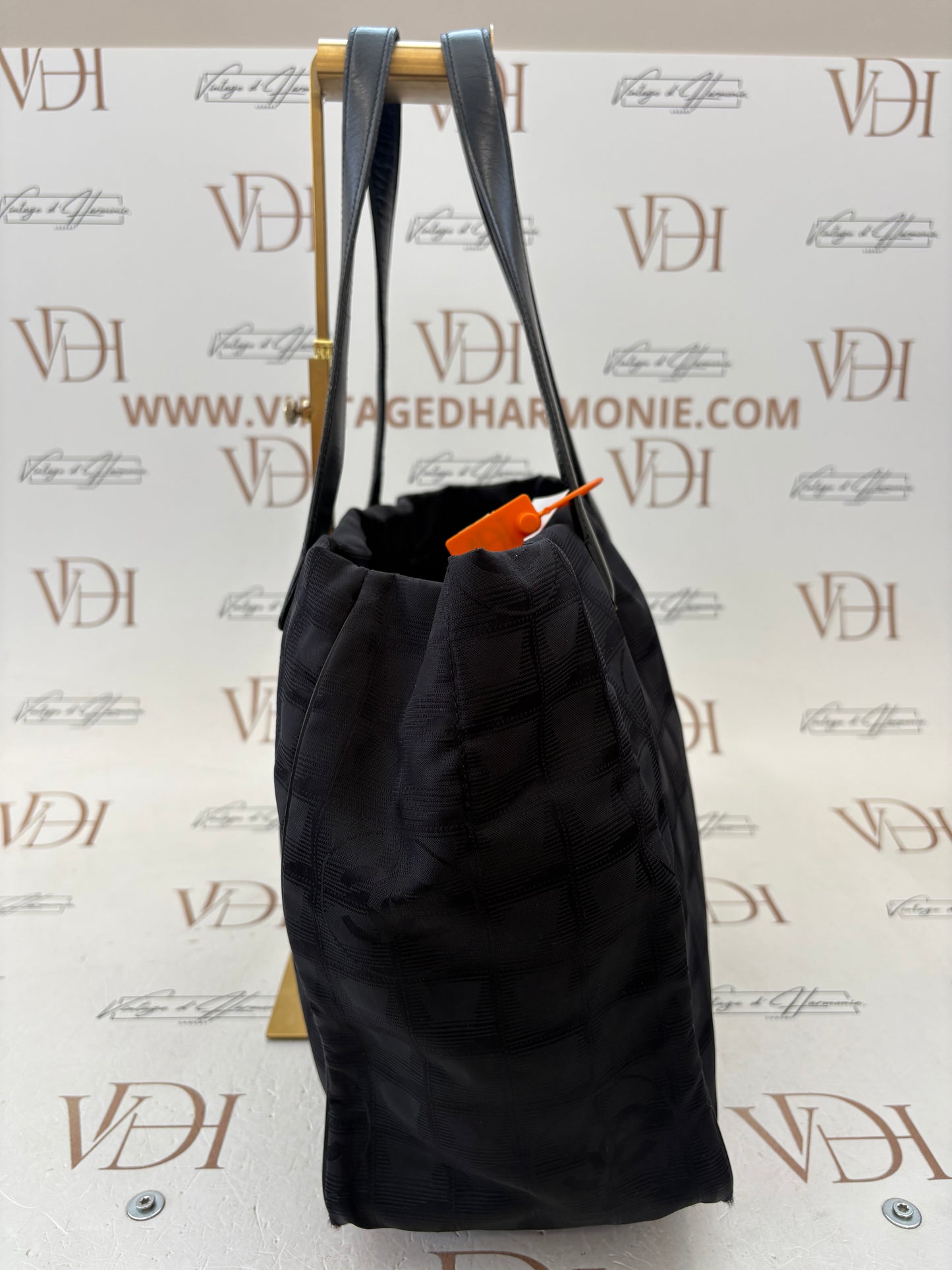 018228 - Chanel Tote Dark Jacquard