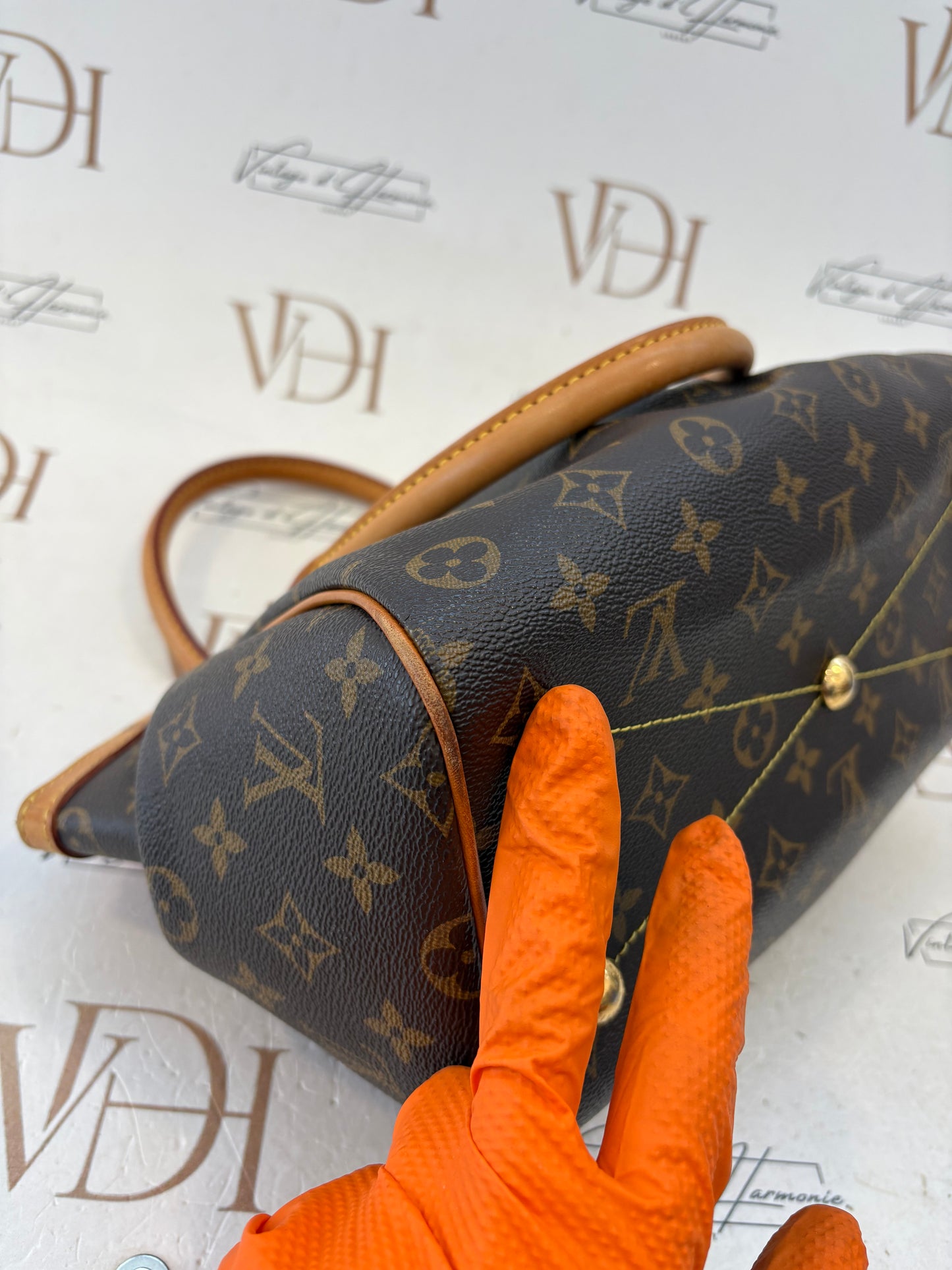 018378 - Louis Vuitton Tivoli PM