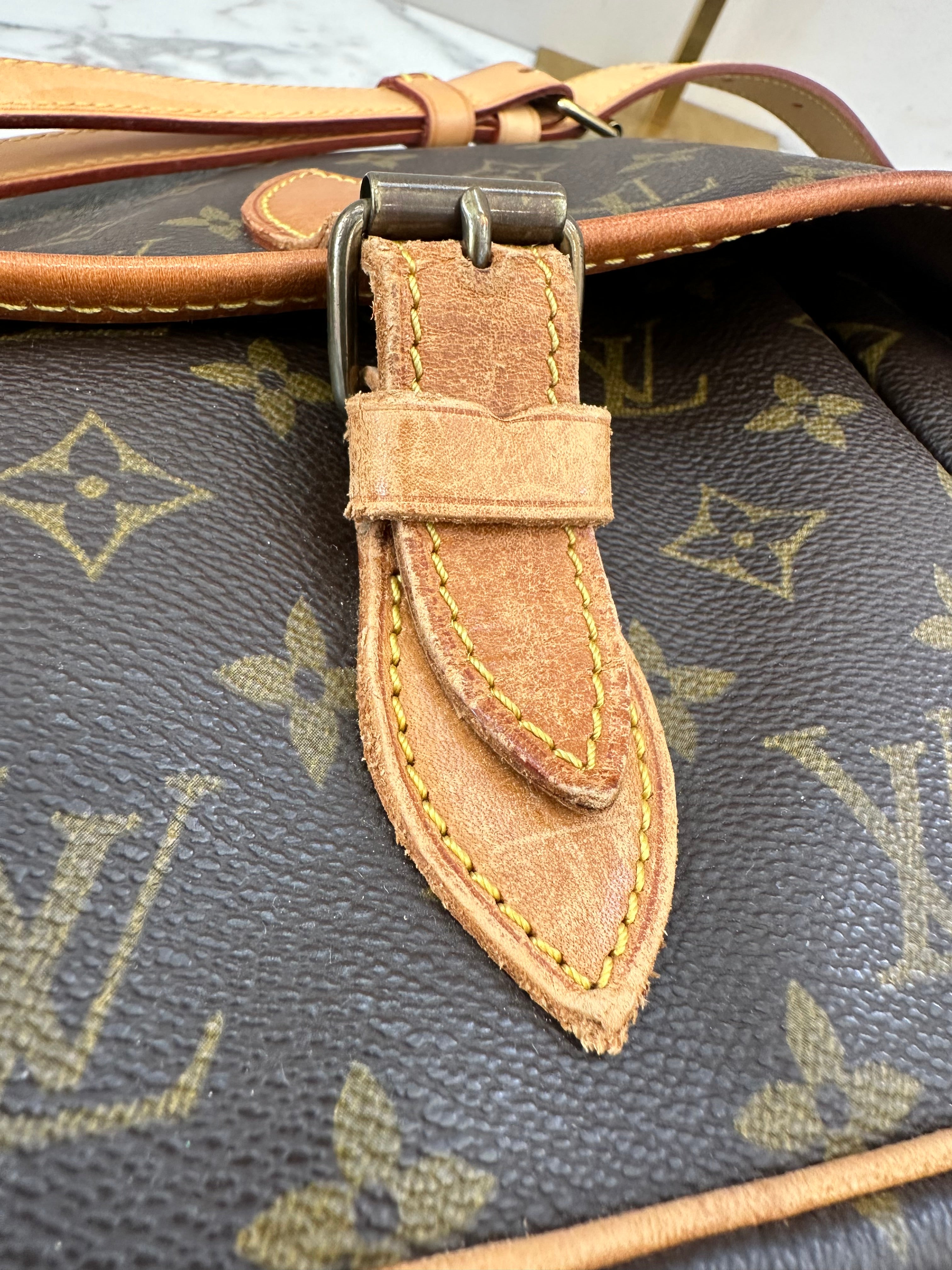 Louis Vuitton Gibeciere GM