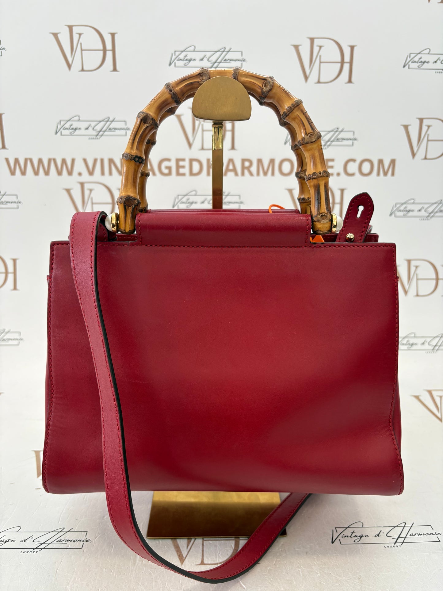 383908 - Gucci Nymphaea