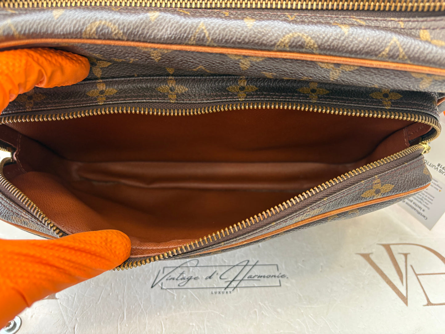 018921 - Louis Vuitton Nile