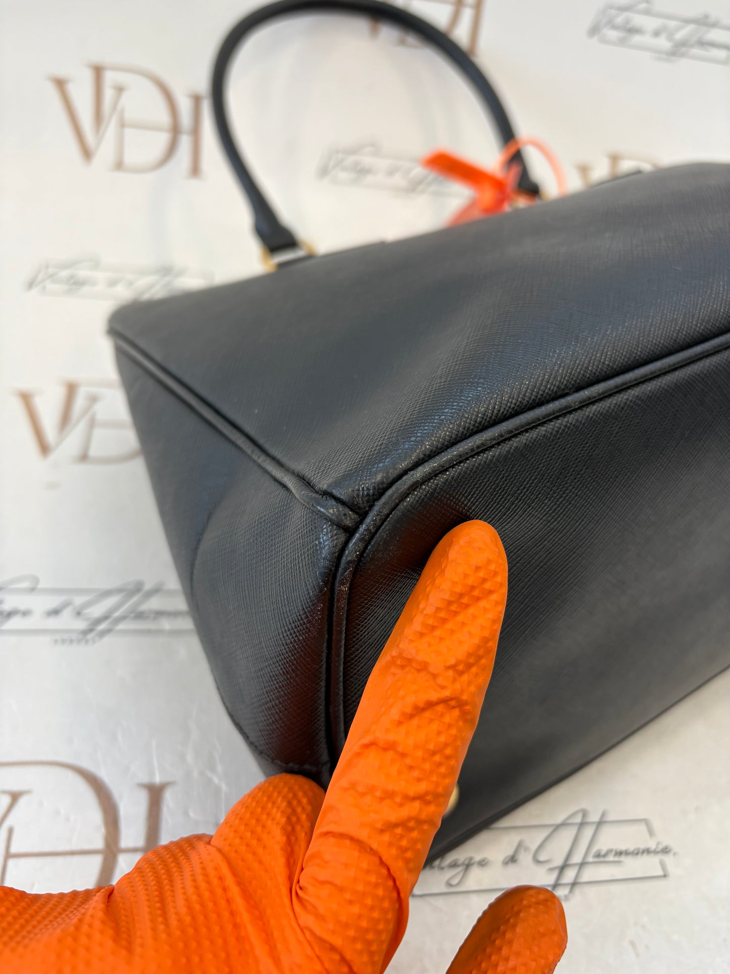 383698 - Prada Galleria Black