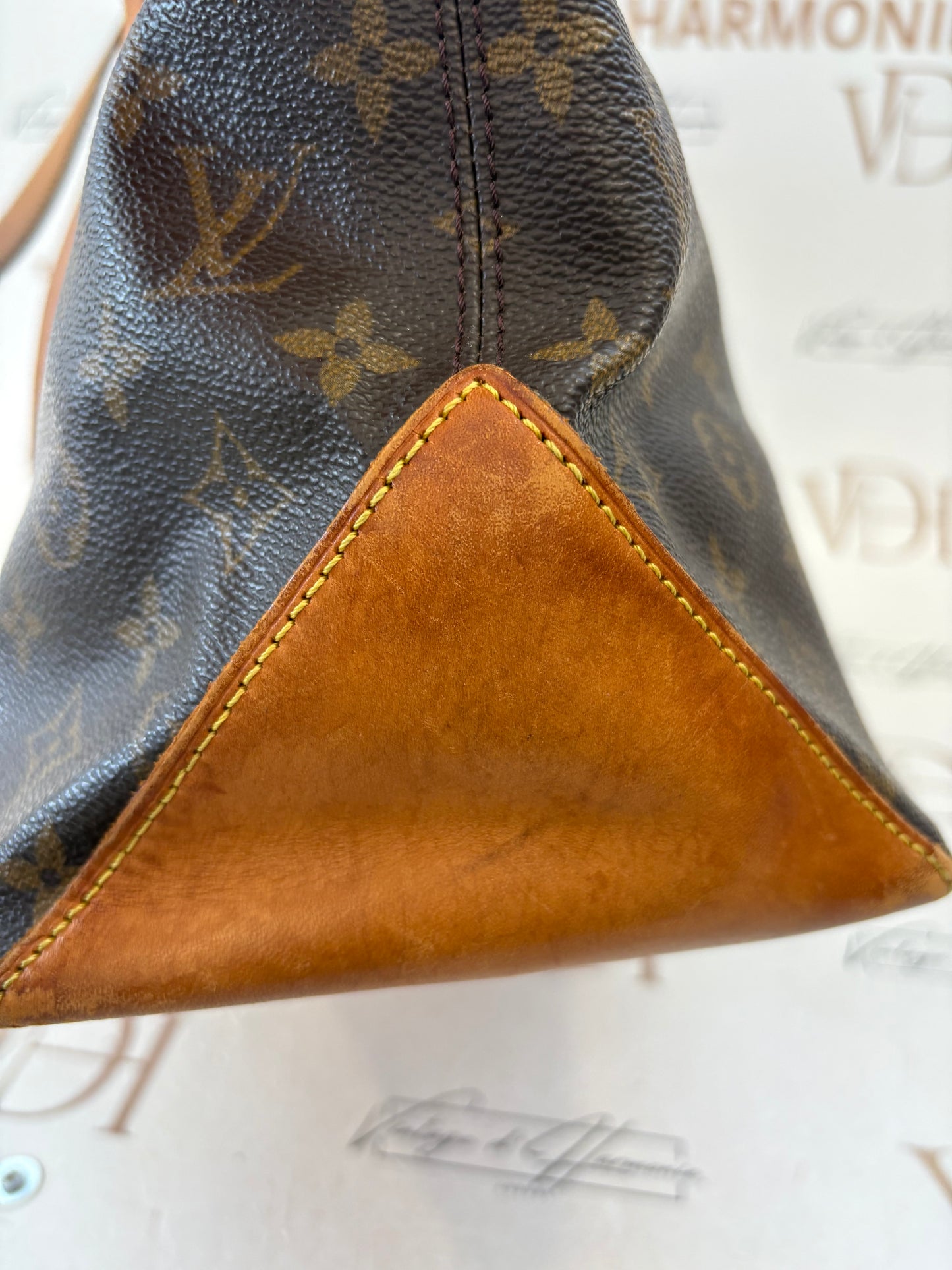 018837 - Louis Vuitton Cabas Mezzo