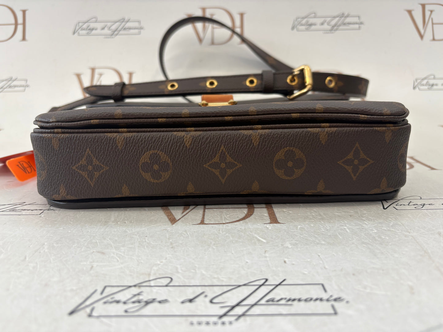 384105 - Louis Vuitton Metis