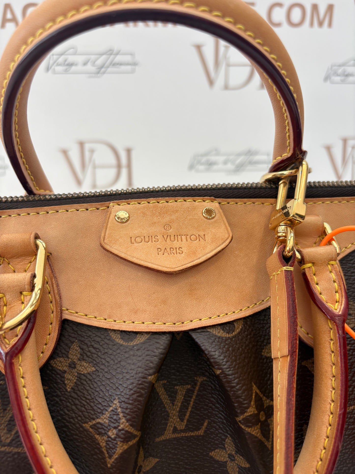 384180 - Louis Vuitton Segur