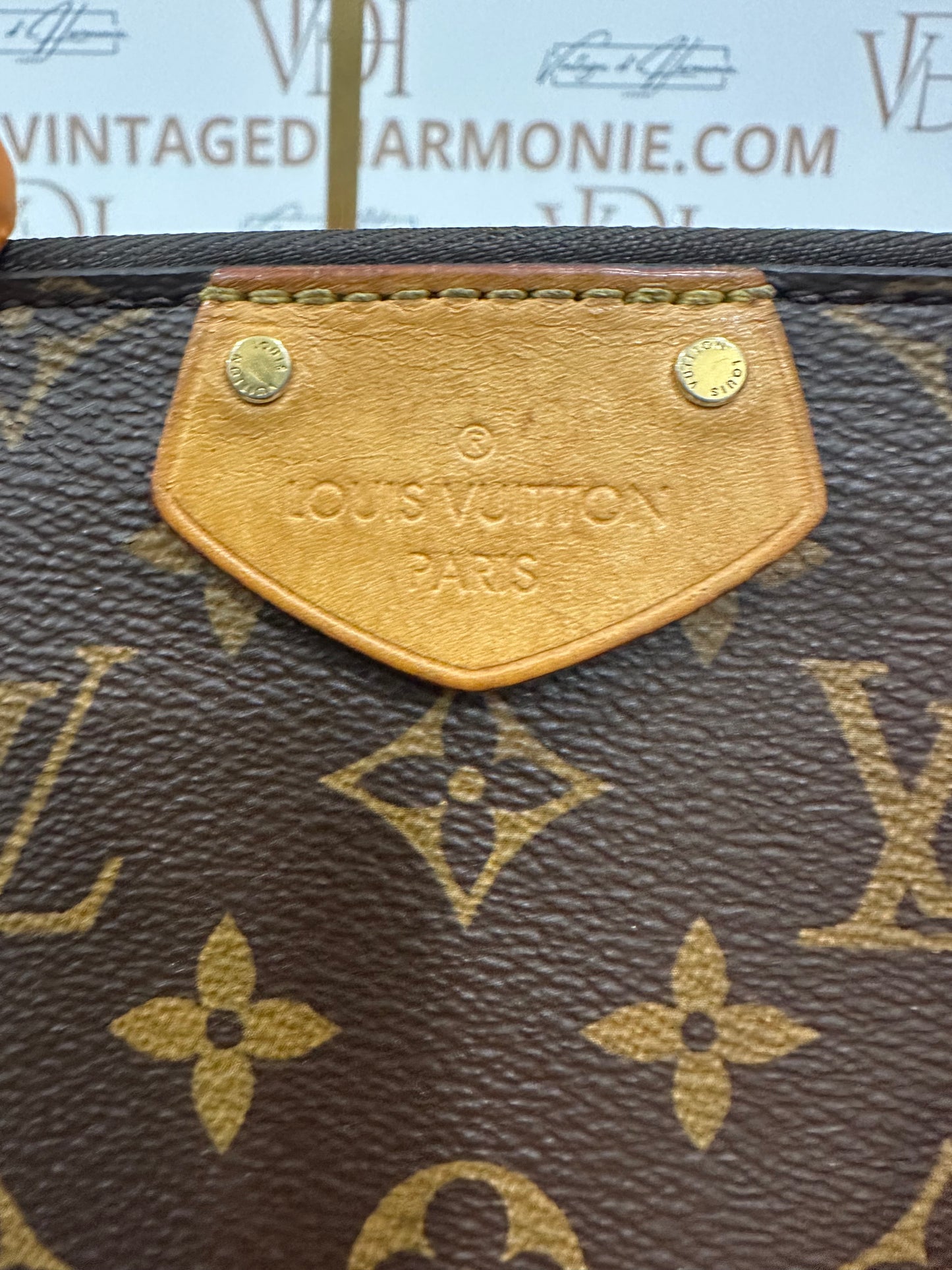 382974 - Louis Vuitton Turenne
