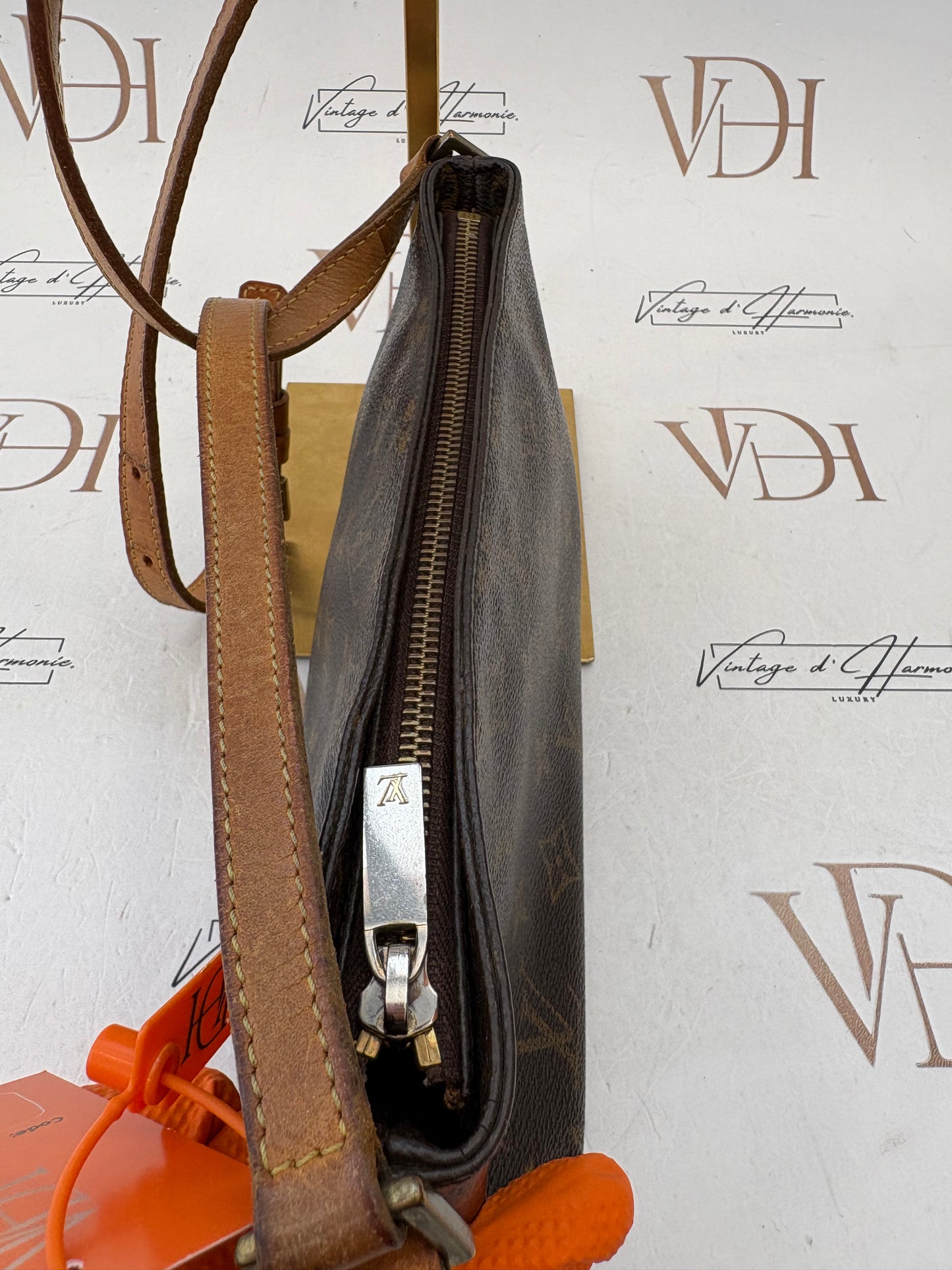017707 - Louis Vuitton Troteur