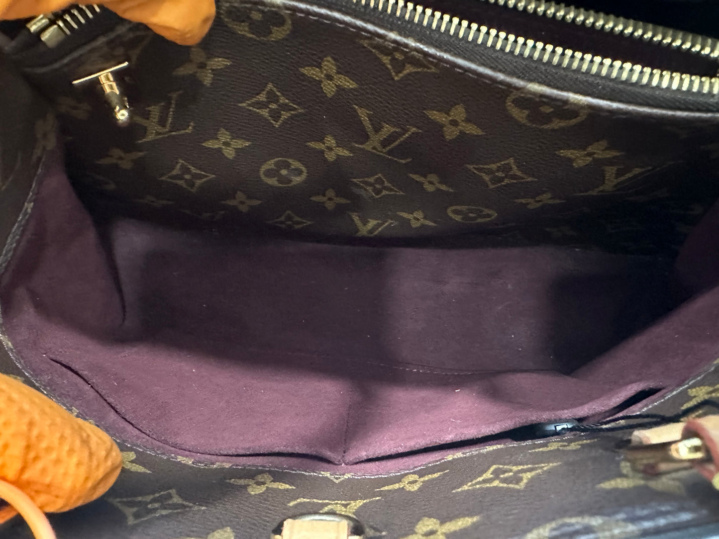 382825 - Louis Vuitton Montaigne