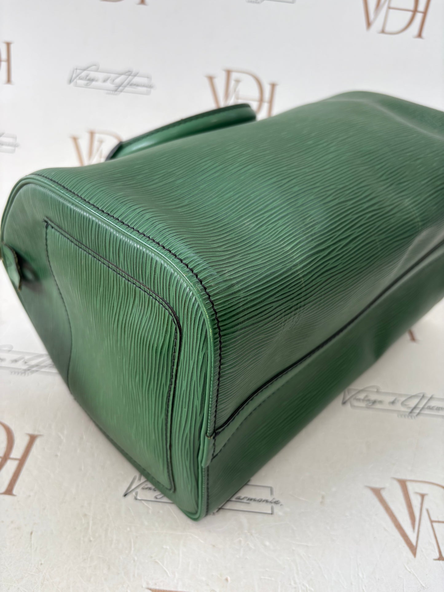 018561 - Louis Vuitton Green Epi Speedy 30