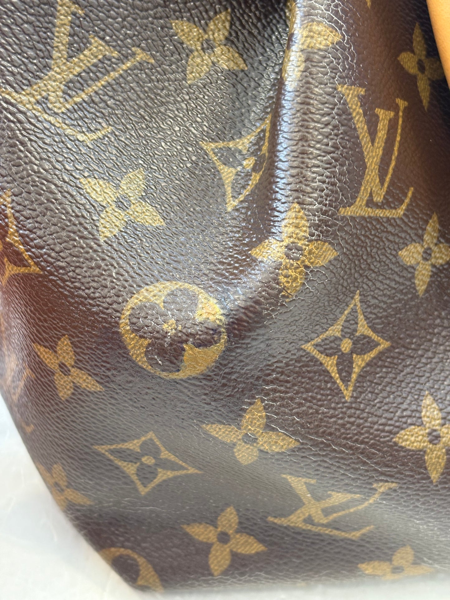383325 - Louis Vuitton Turenne