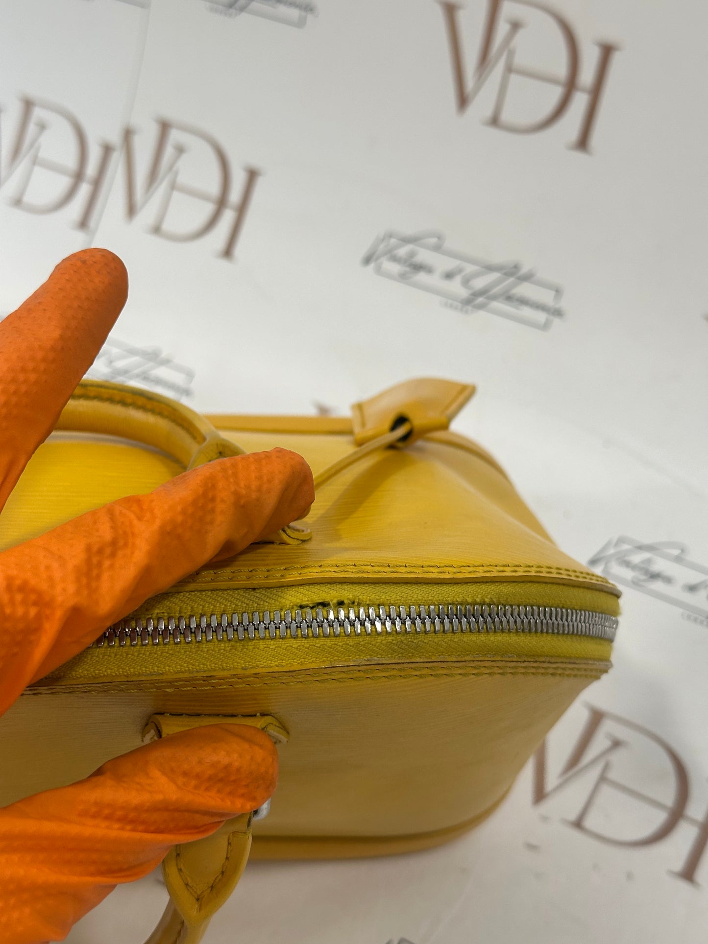 200882 - Louis Vuitton Alma Epi Yellow