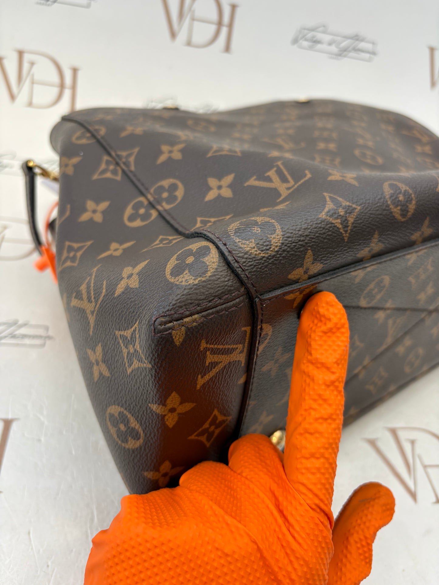383765 - Louis Vuitton Montaigne GM