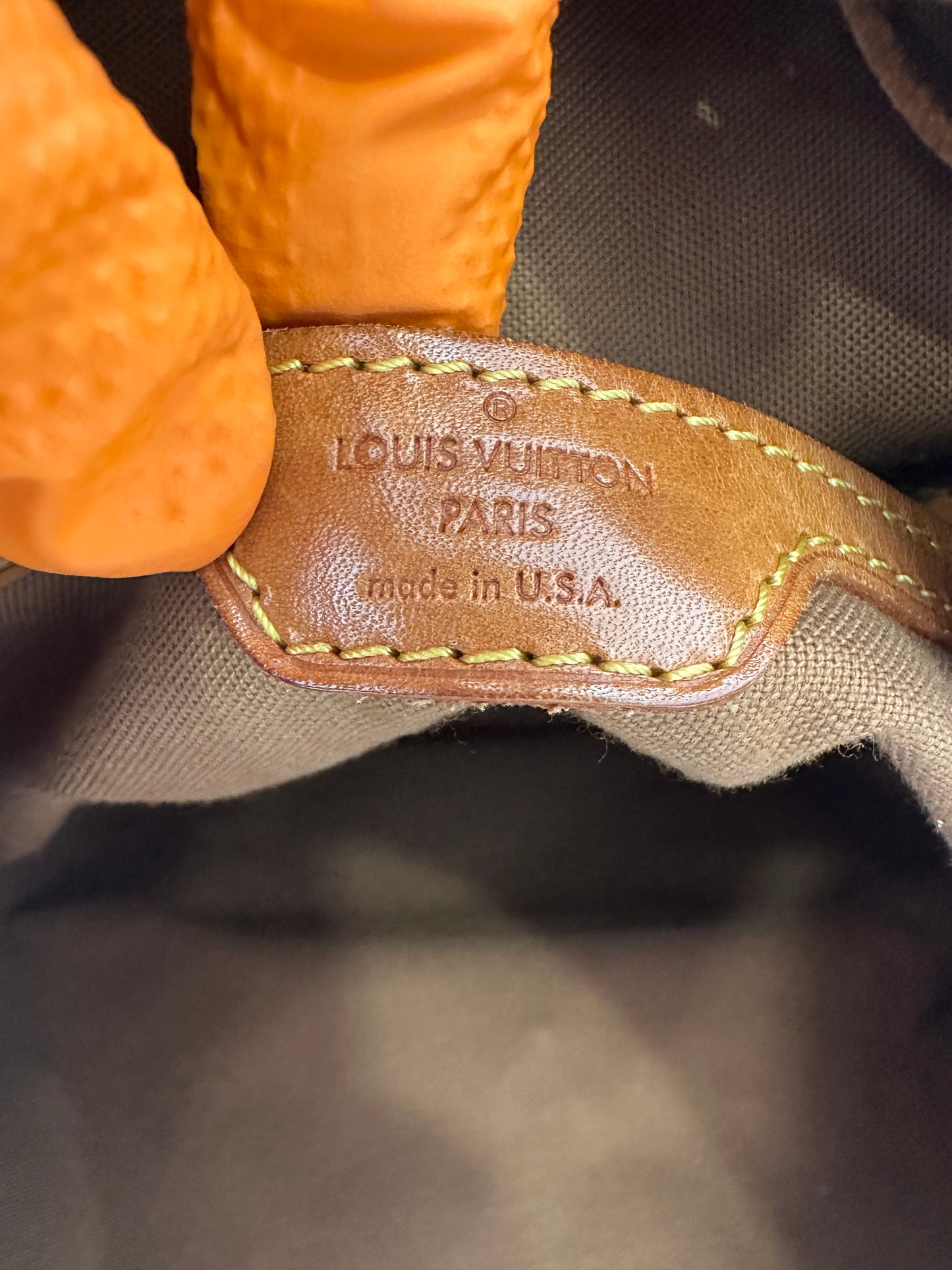 017911 - Louis Vuitton Montsouris GM