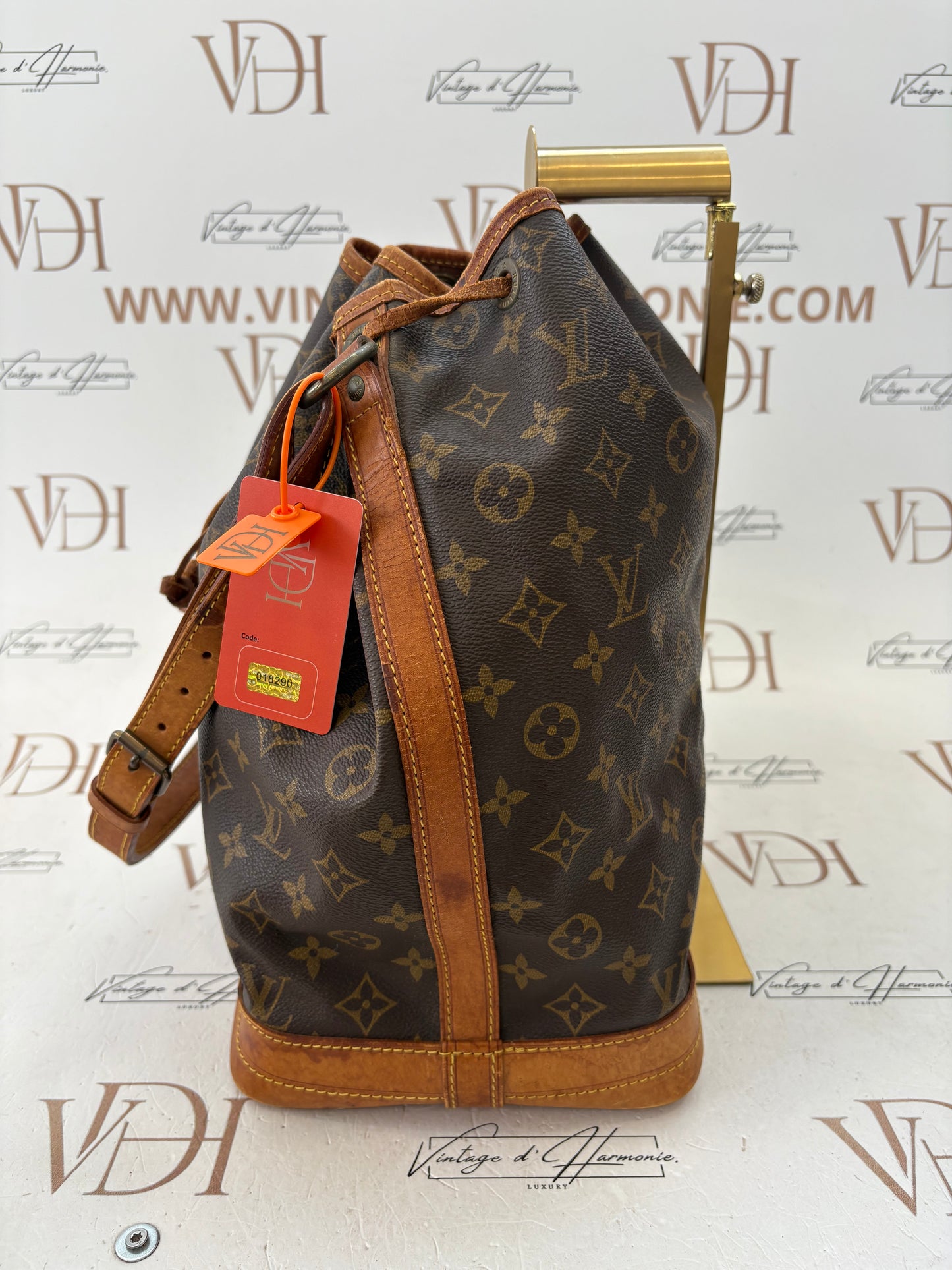 018290 - Louis Vuitton Noé