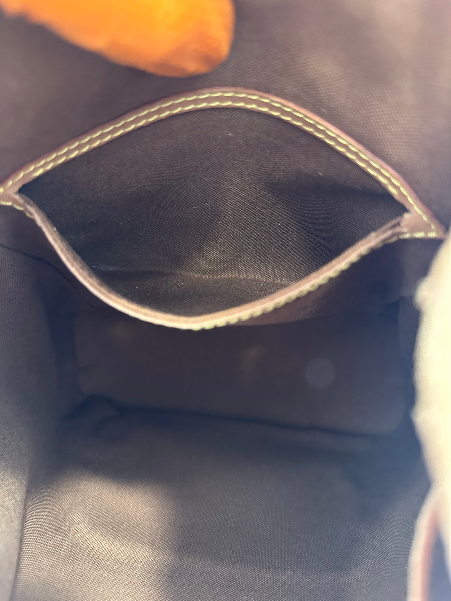 018721 - Louis Vuitton Montsouris MM
