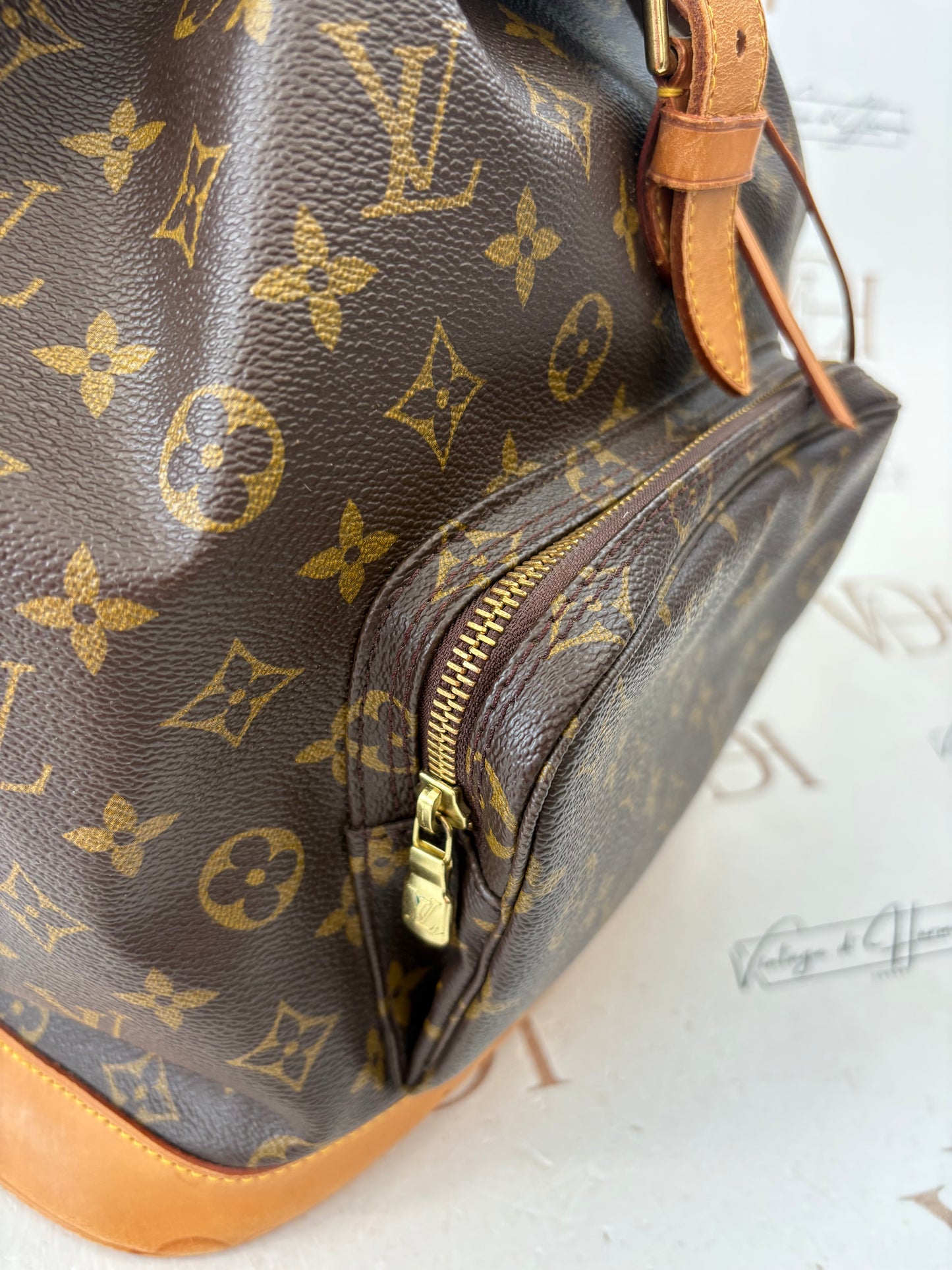 018398 - Louis Vuitton Montsouris GM