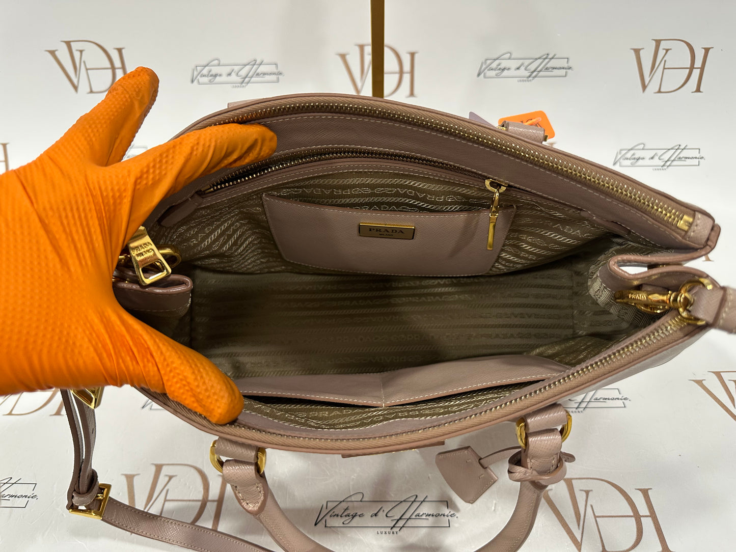 382988 - Prada Galleria